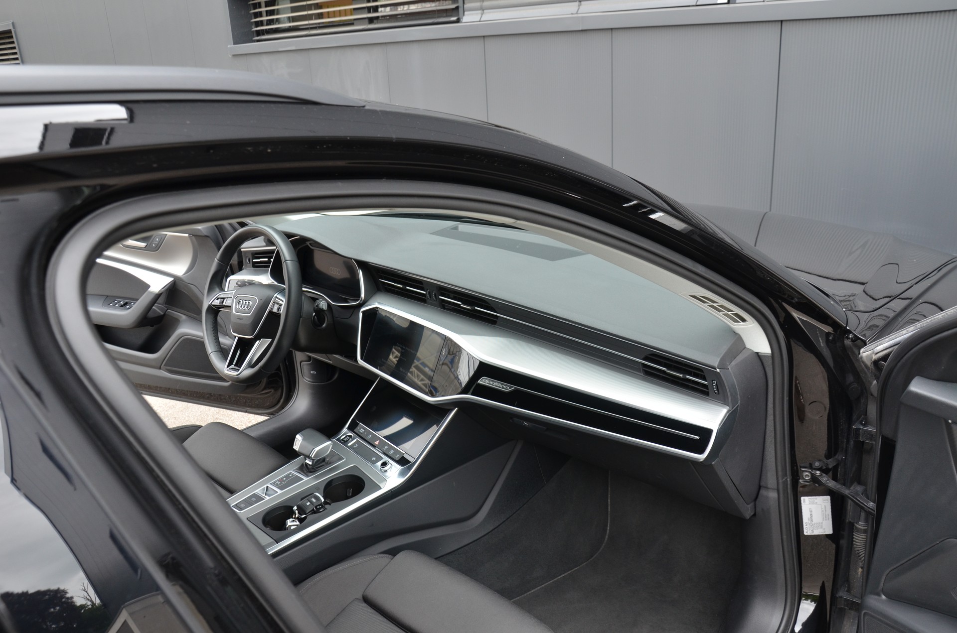 AUDI A6 Avant 40 TDI advanced quattro S-tronic-image-15