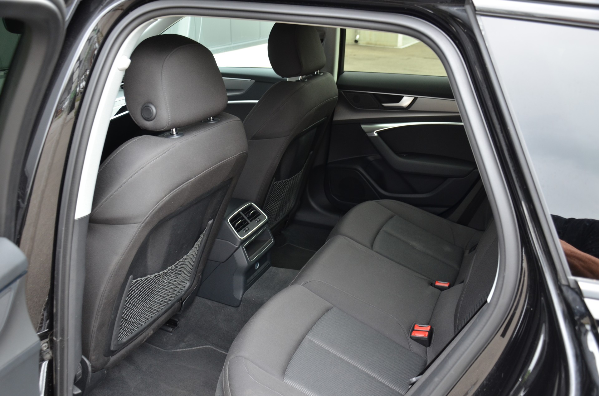 AUDI A6 Avant 40 TDI advanced quattro S-tronic-image-12