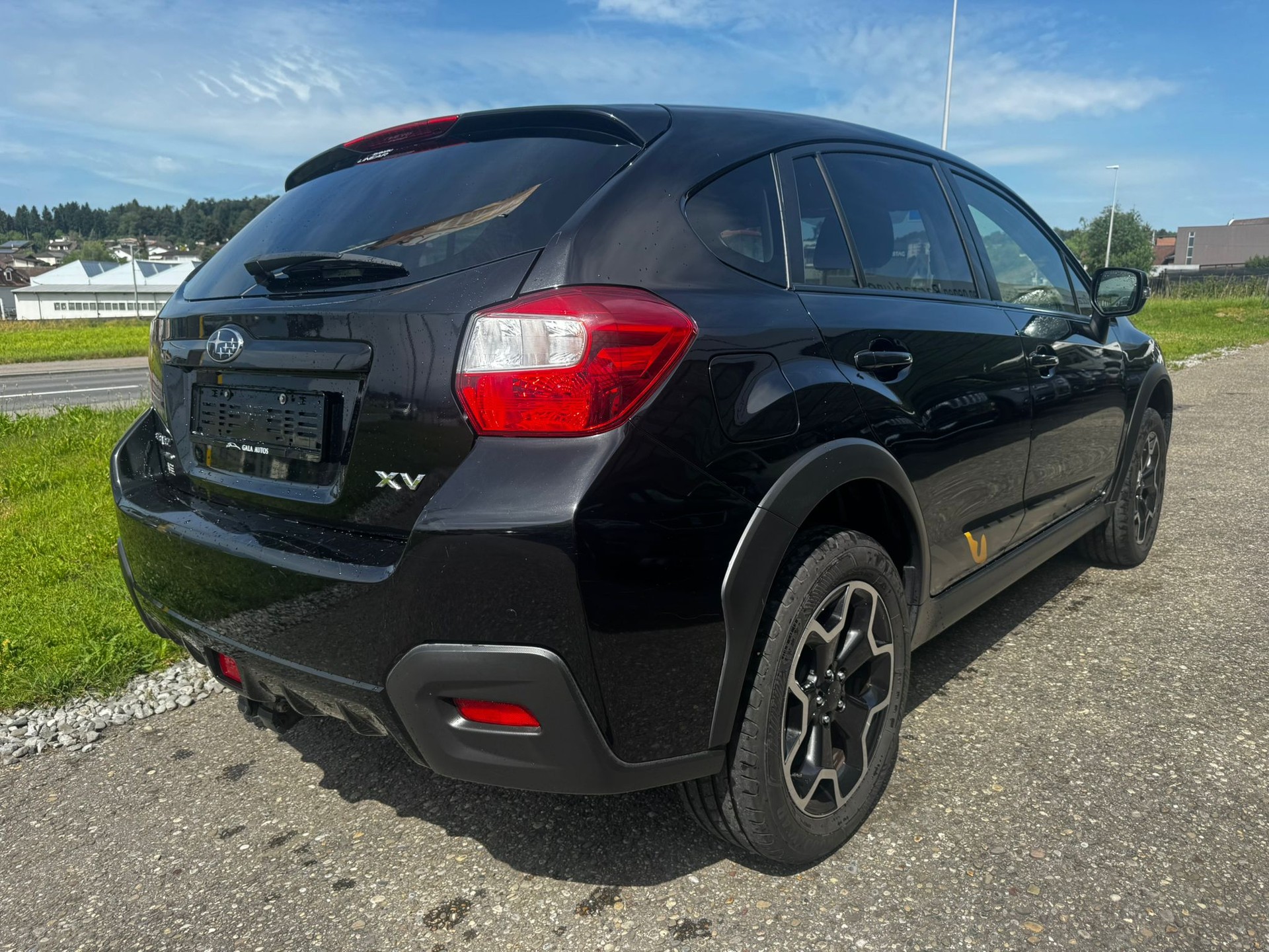 SUBARU XV 2.0 Swiss Two AWD CVT-image-4