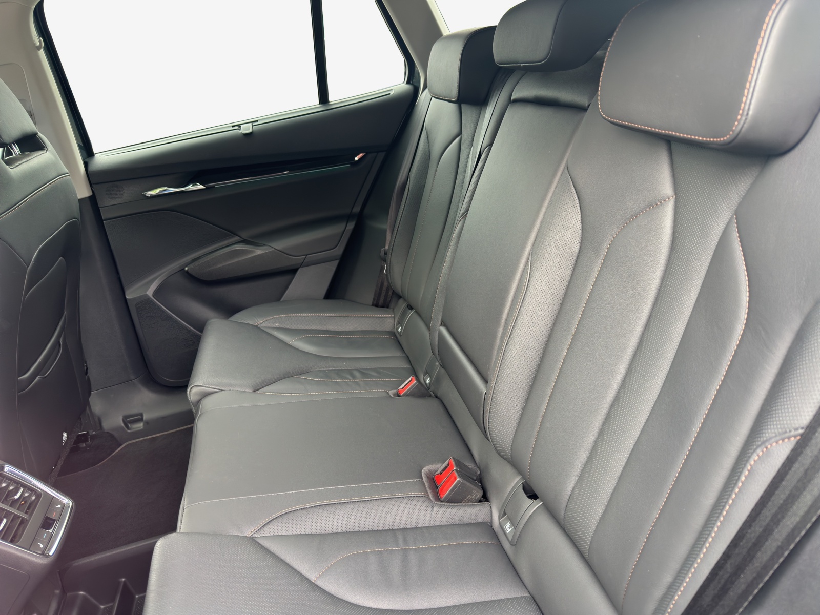 SKODA Enyaq iV 80-image-12