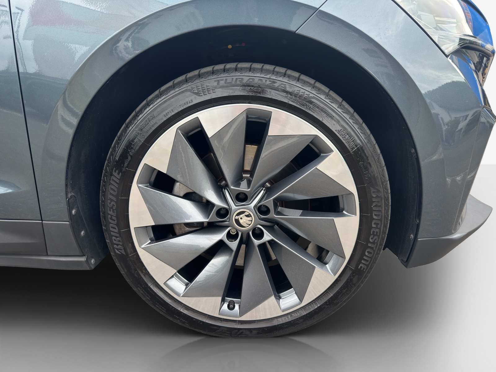 SKODA Enyaq iV 80-image-14