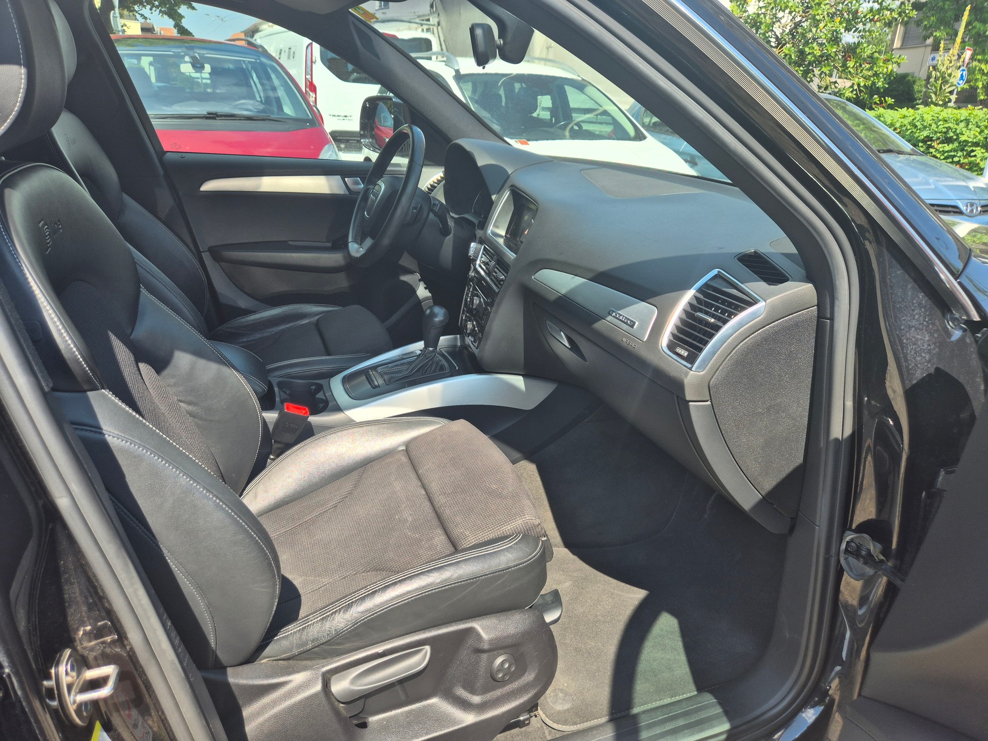 AUDI Q5 2.0 TFSI quattro S-tronic-image-7