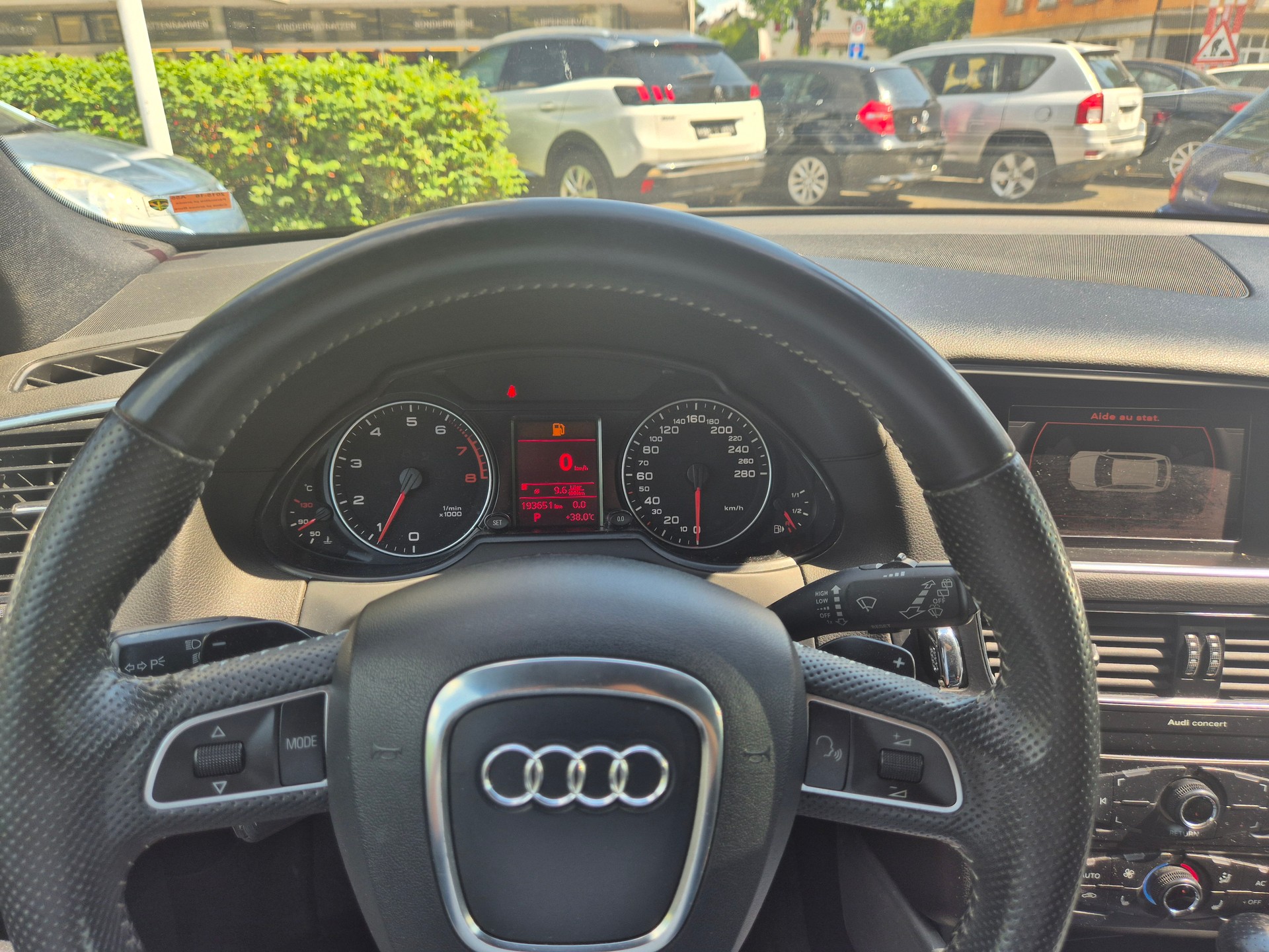 AUDI Q5 2.0 TFSI quattro S-tronic-image-11