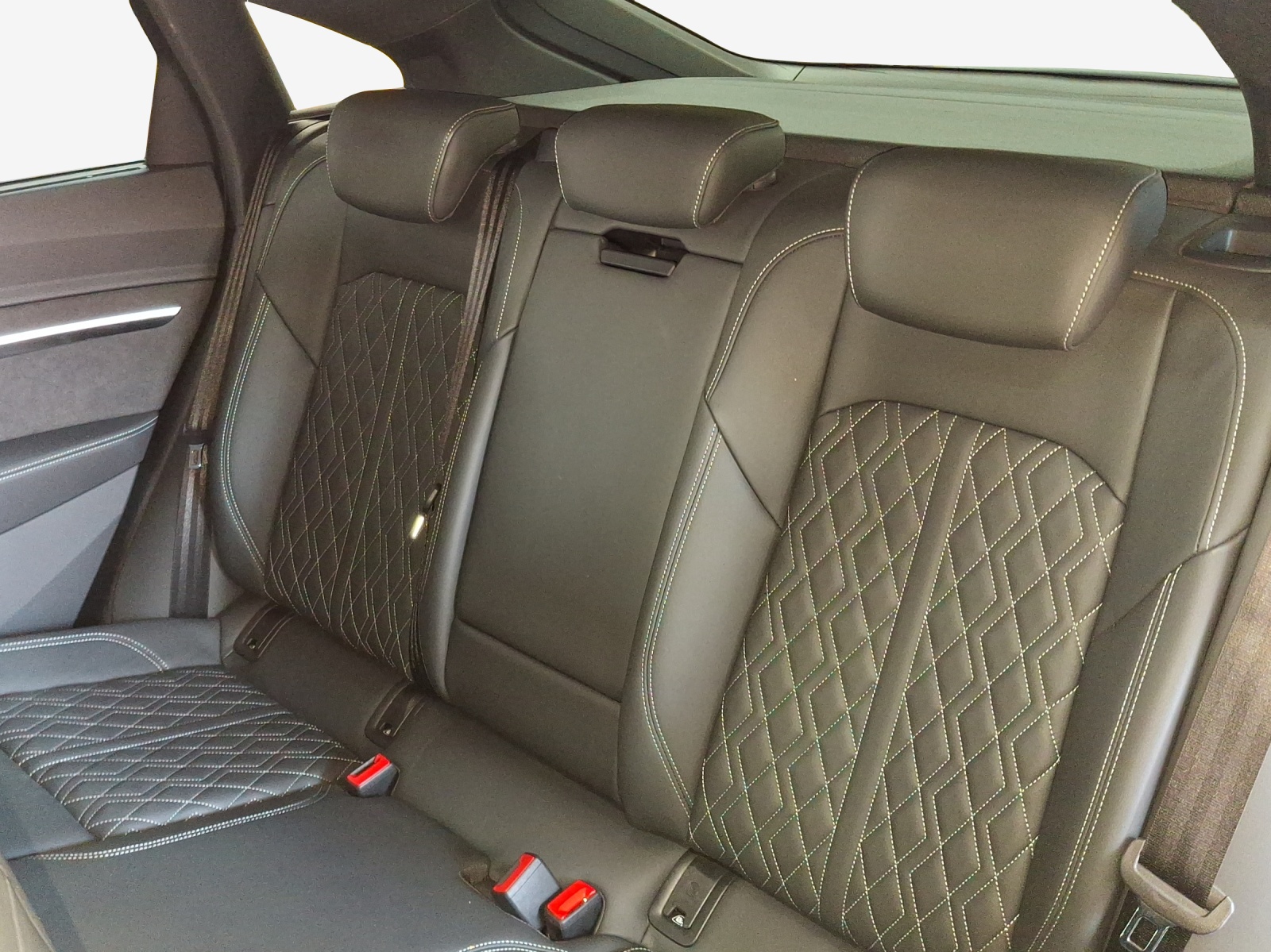 AUDI SQ8 Sportback e-tron quattro-image-12