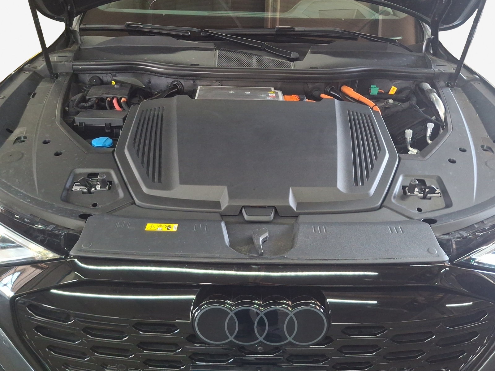 AUDI SQ8 Sportback e-tron quattro-image-16