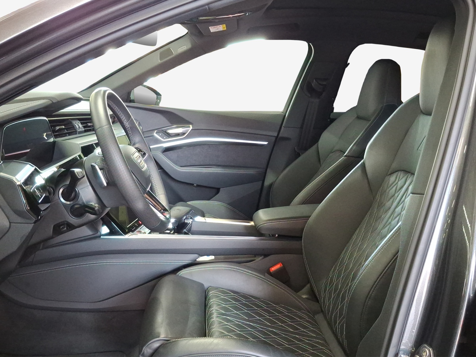 AUDI SQ8 Sportback e-tron quattro-image-8