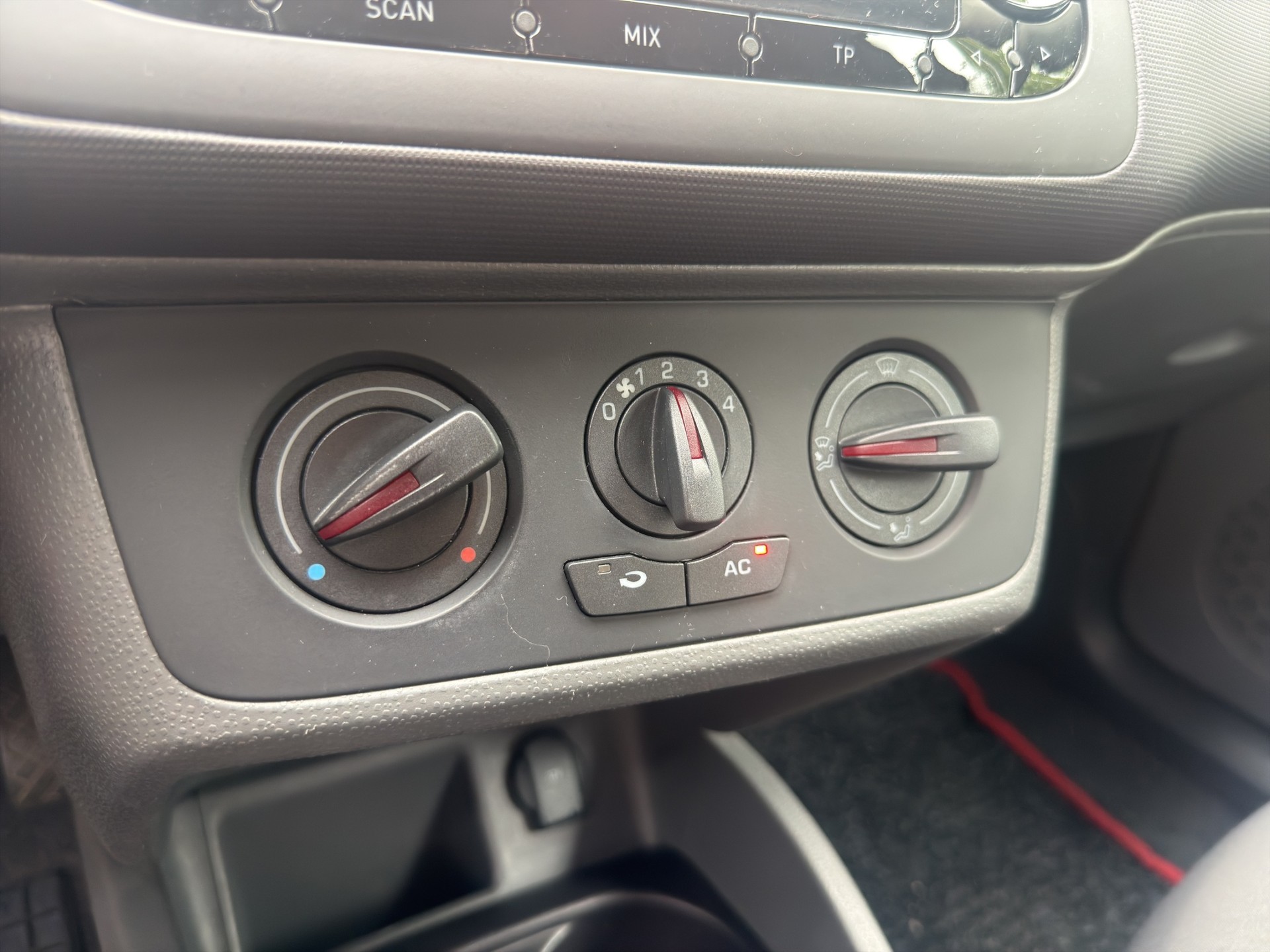 SEAT Ibiza SC 1.2 Reference-image-13