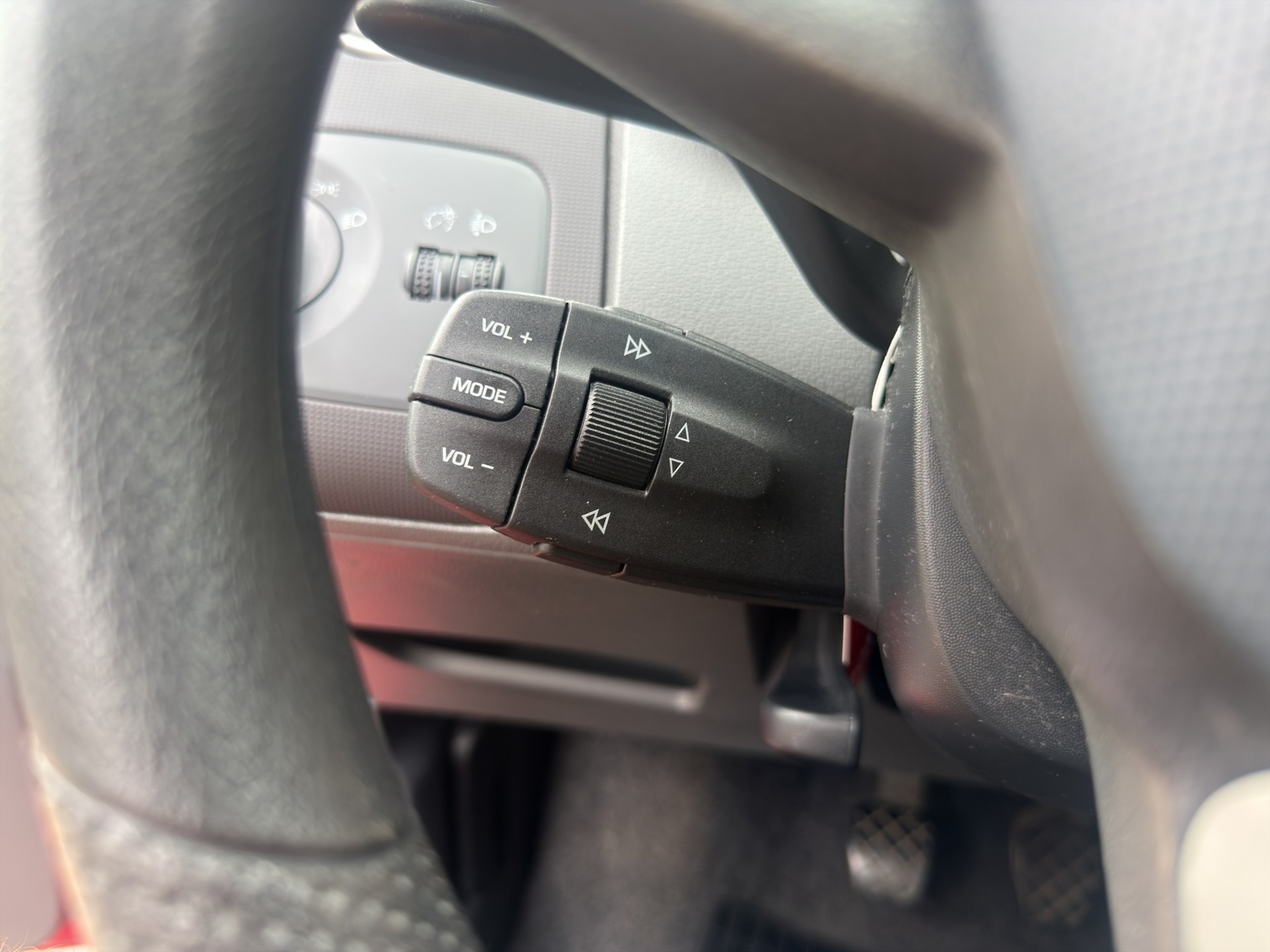 SEAT Ibiza SC 1.2 Reference-image-12