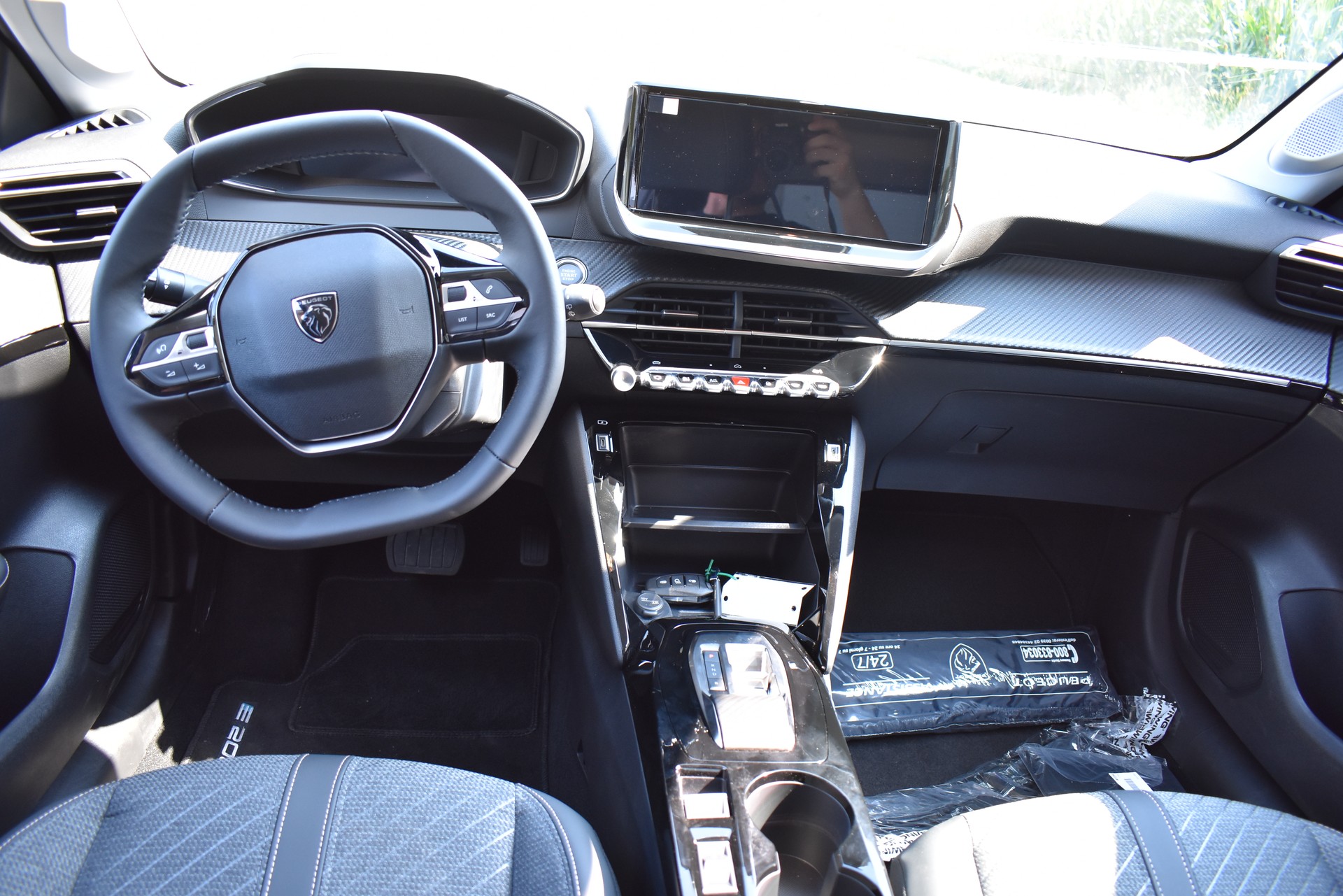 PEUGEOT 208 Elektrik 100 kW Allure-image-10