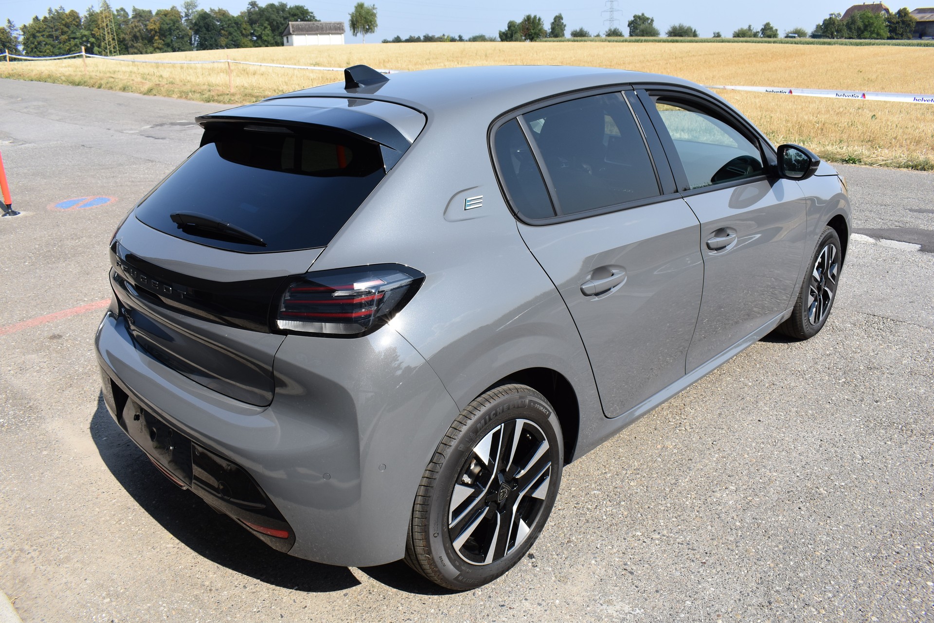 PEUGEOT 208 Elektrik 100 kW Allure-image-5