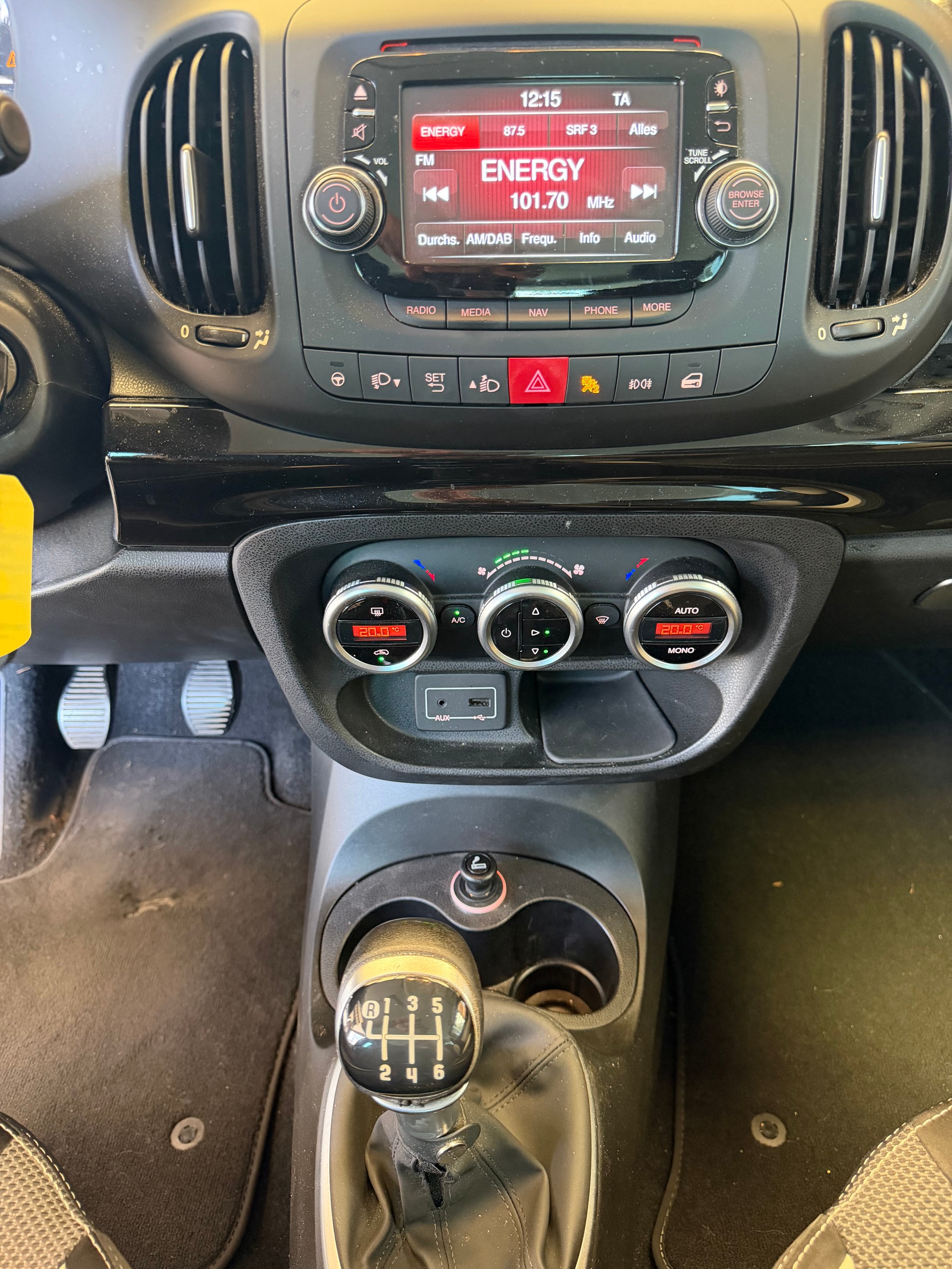 FIAT 500L Living 1.4 TB 16V Pop Star-image-5