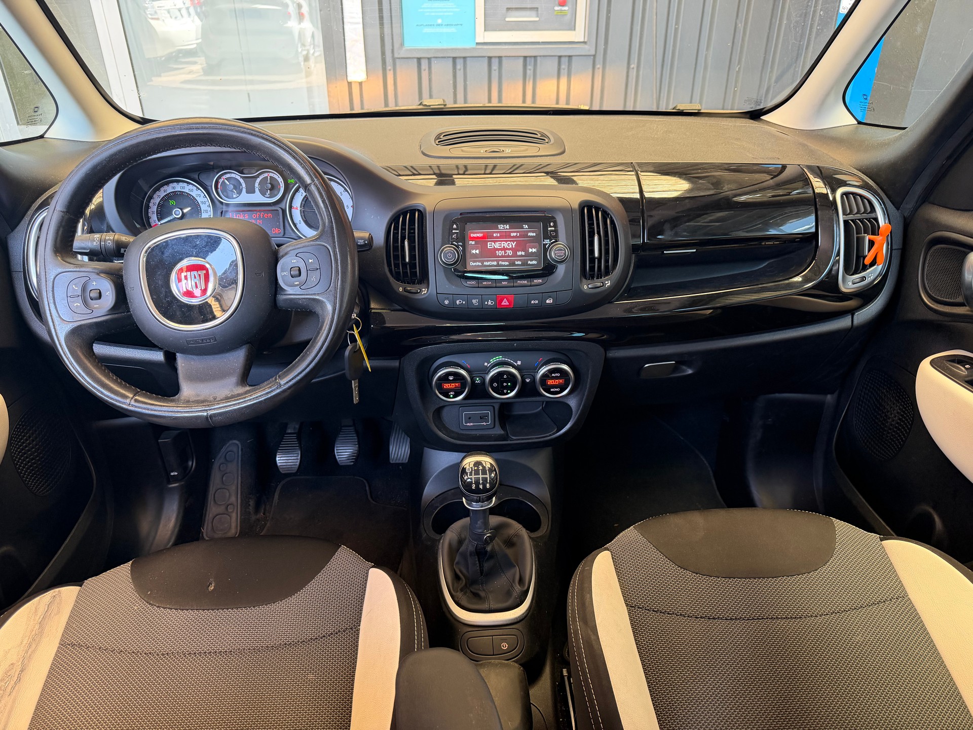 FIAT 500L Living 1.4 TB 16V Pop Star-image-4