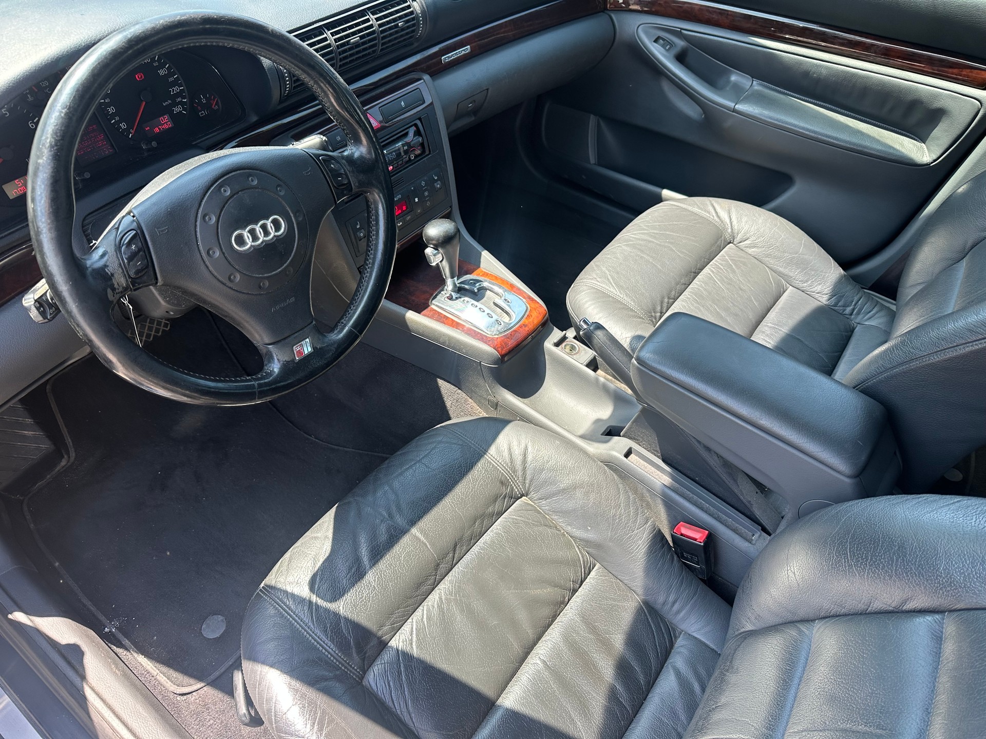 AUDI A4 Avant 2.8 quattro Advance-image-1