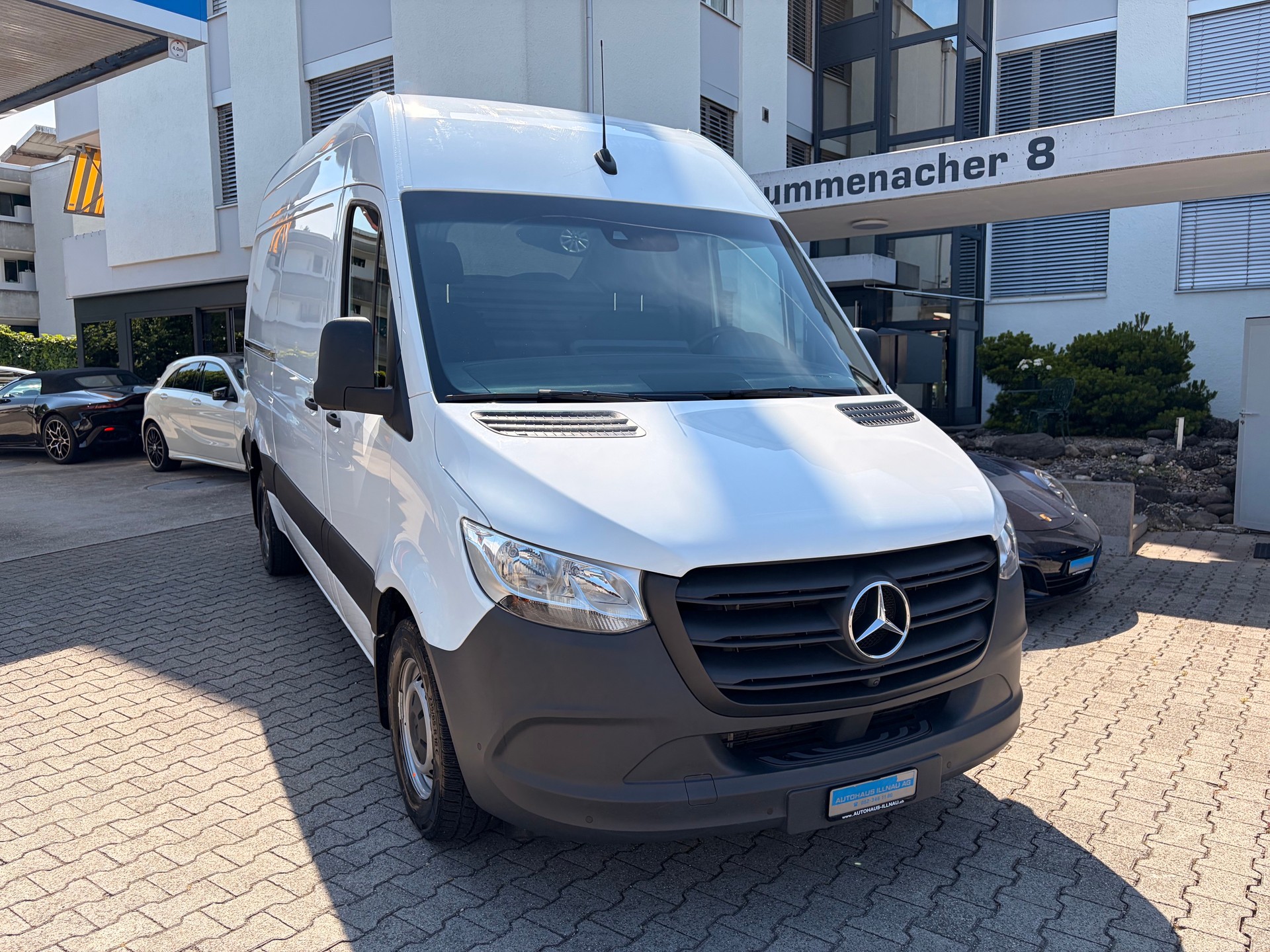 MERCEDES-BENZ Sprinter 317 CDI Standard 9G-TRONIC-image-0