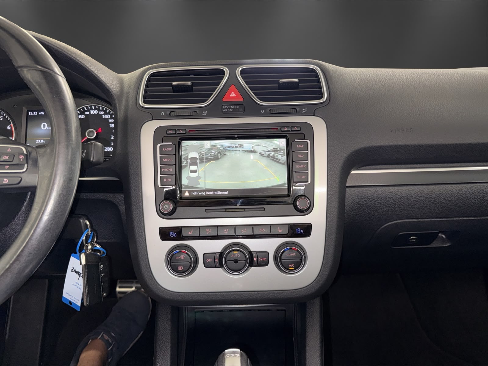 VW Eos 2.0 TSI DSG-image-13