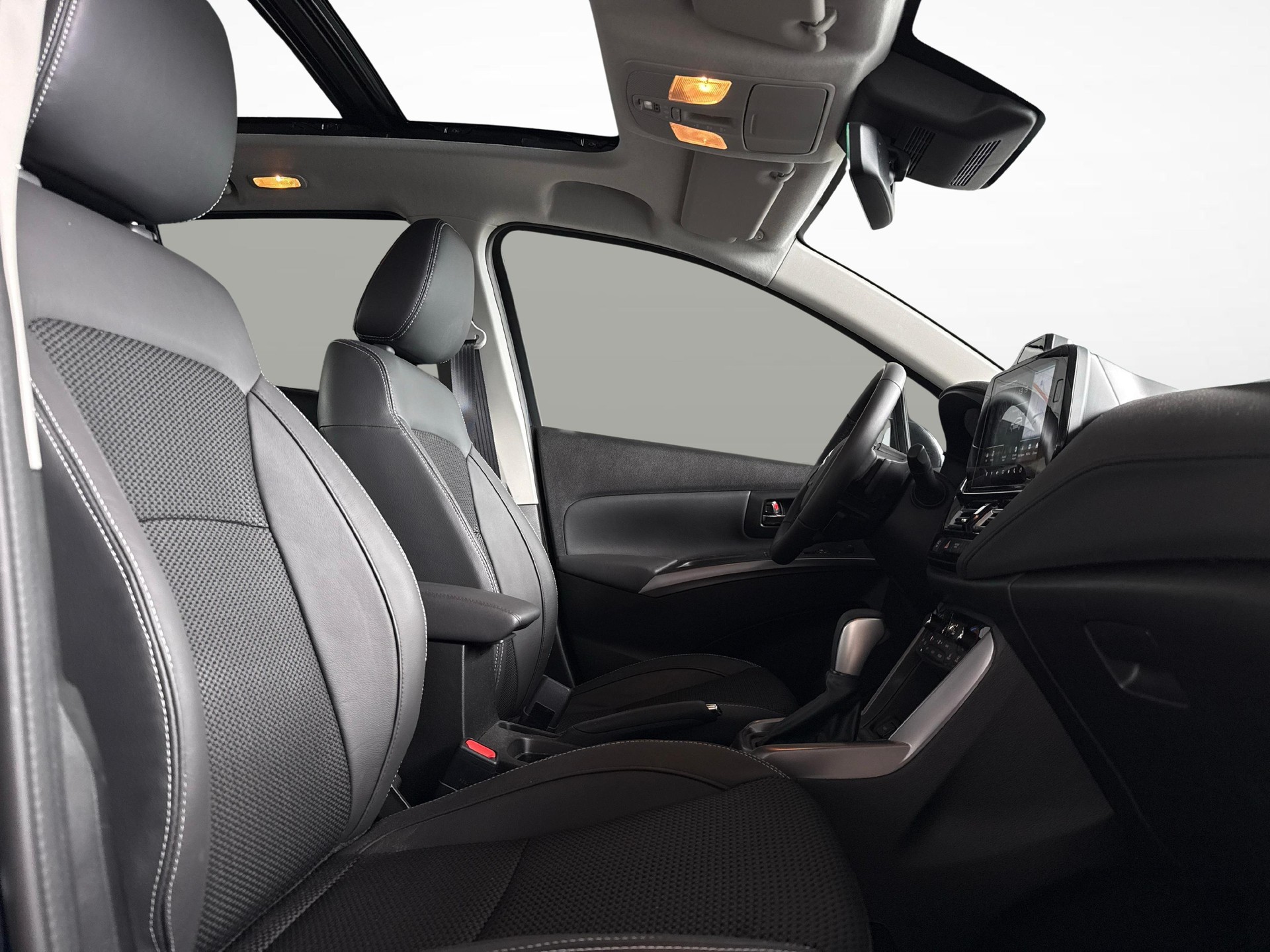 SUZUKI S-Cross 1.4 T Sakura Top Hybrid 4x4-image-9