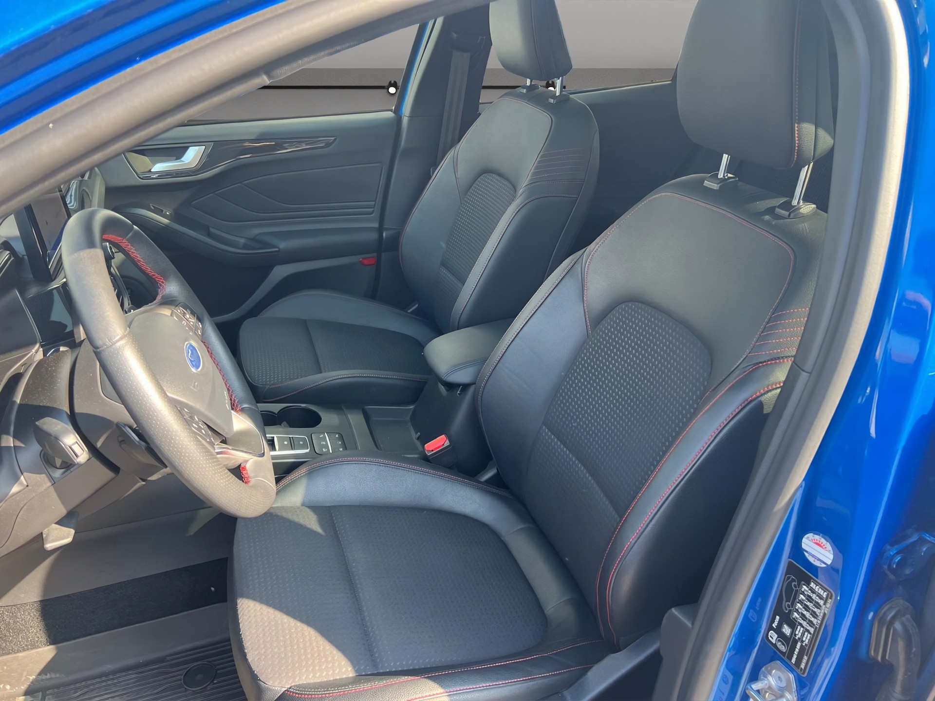 FORD Focus 2.0 TDCi ST Line Automatic-image-4