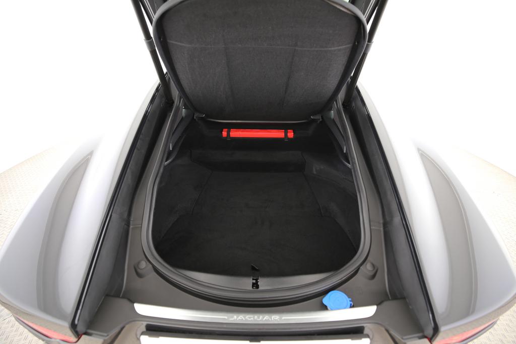 JAGUAR F-Type Coupé 5.0 V8 R AWD-image-12