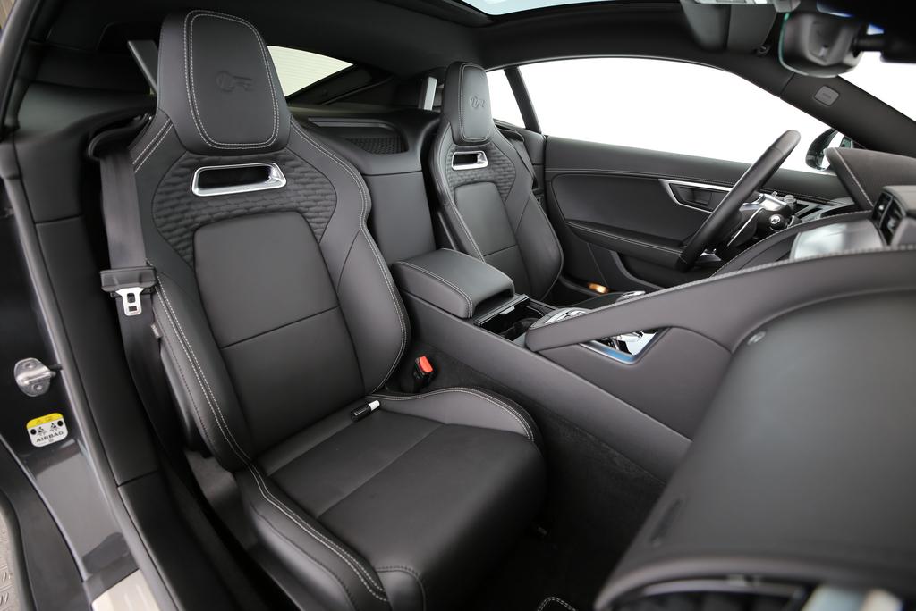 JAGUAR F-Type Coupé 5.0 V8 R AWD-image-11