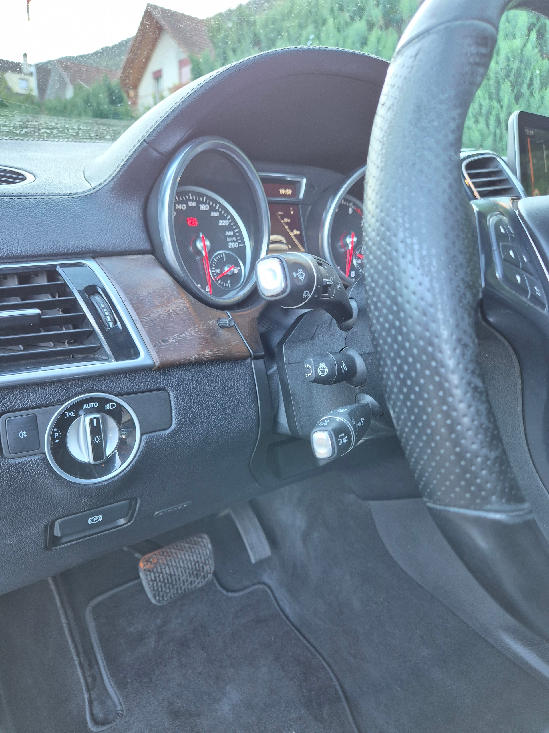 MERCEDES-BENZ GLS 500 4Matic 9G-Tronic-image-9
