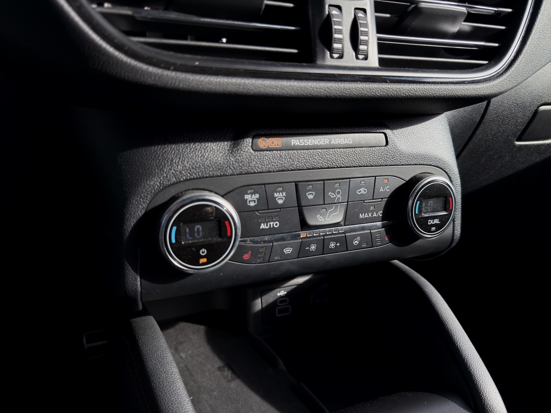 FORD Kuga 2.5 PHEV ST-Line X 2WD-image-14