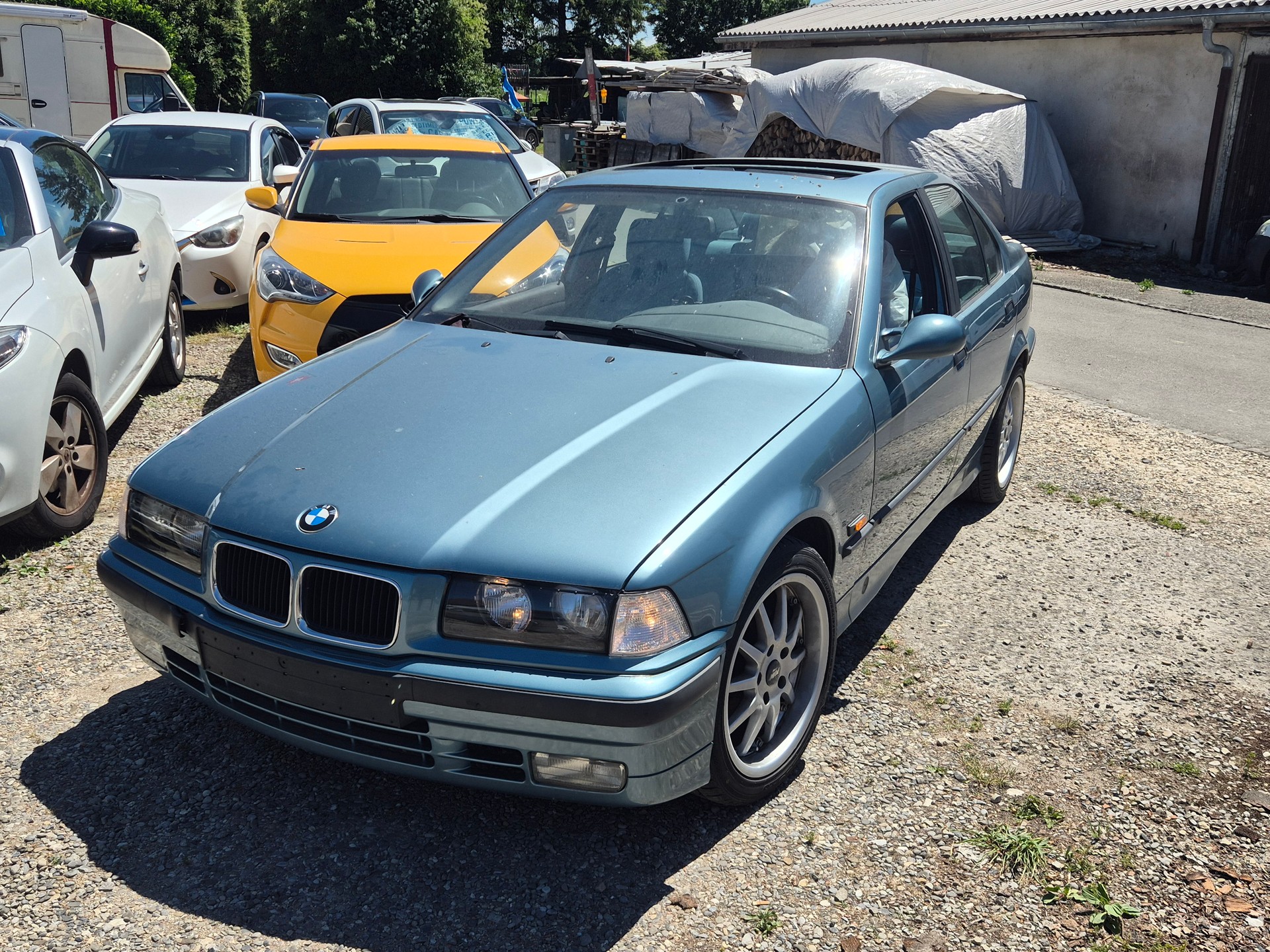 BMW 316 E36 Limousine Schalter Schiebedach moreo grün