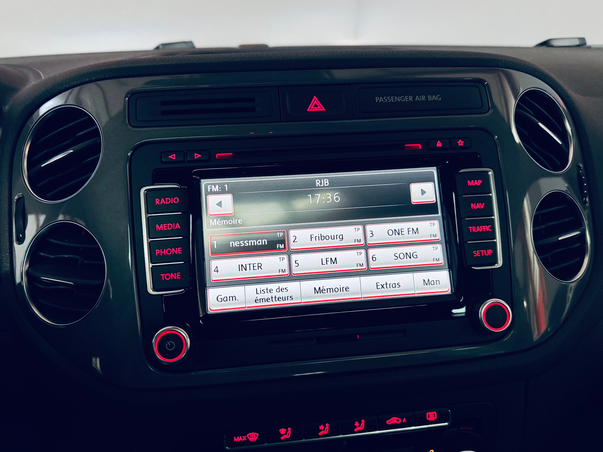 VW Tiguan 2.0 TSI Sport&Style 4Motion DSG-image-16