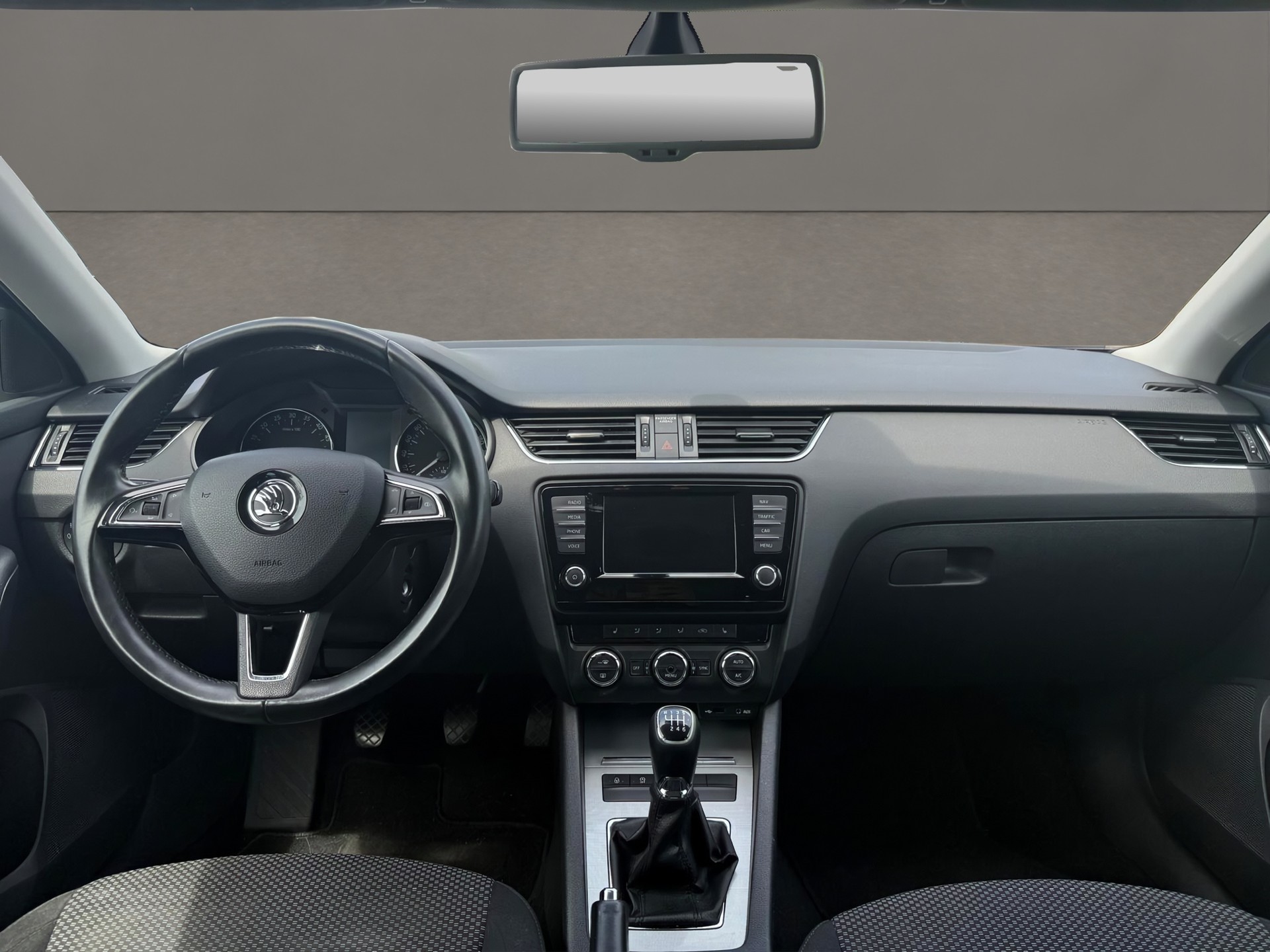 SKODA Octavia 2.0 TDI Swiss Edition-image-8