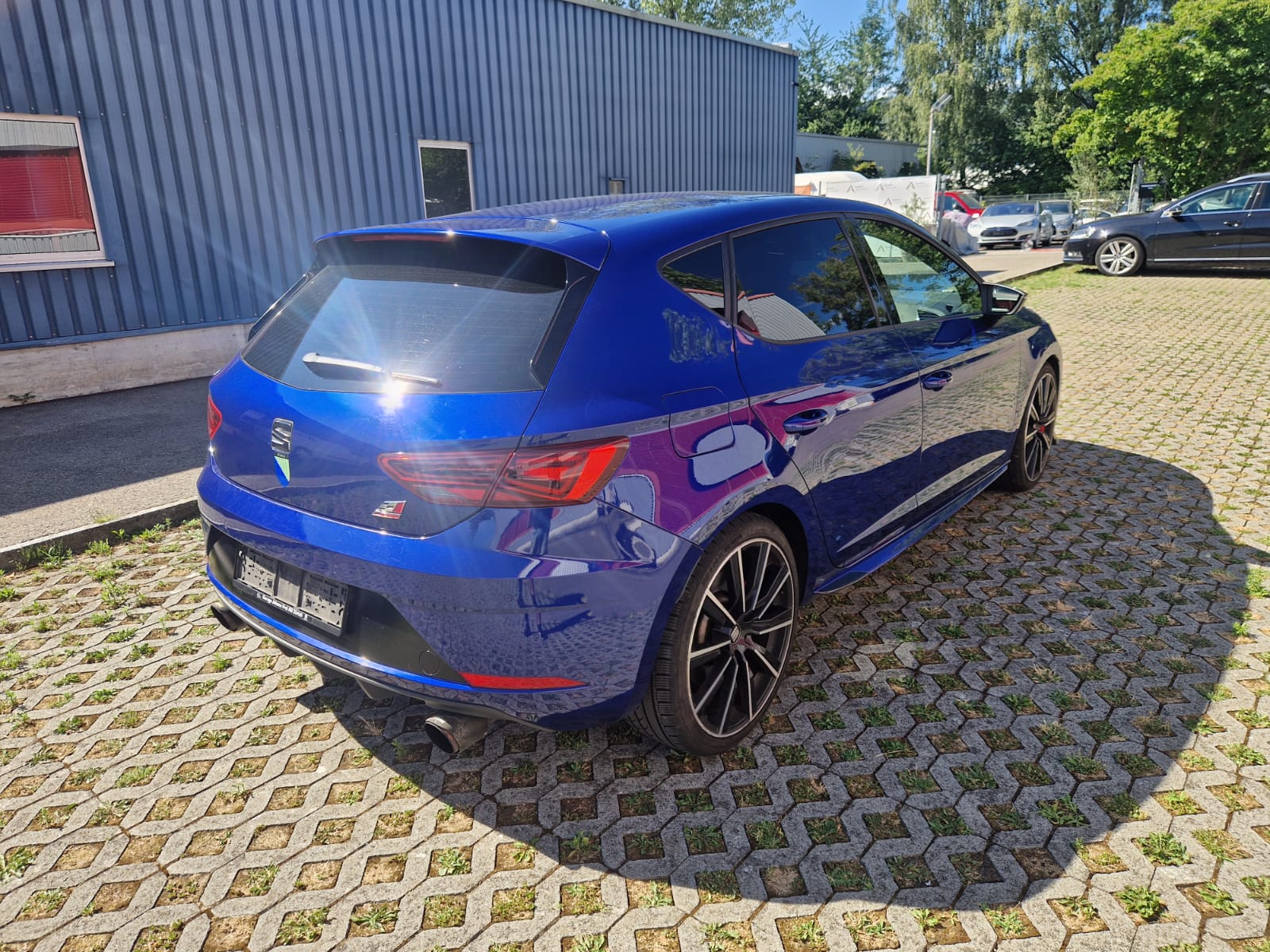 SEAT Leon 2.0 TSI Cupra 300 DSG-image-3