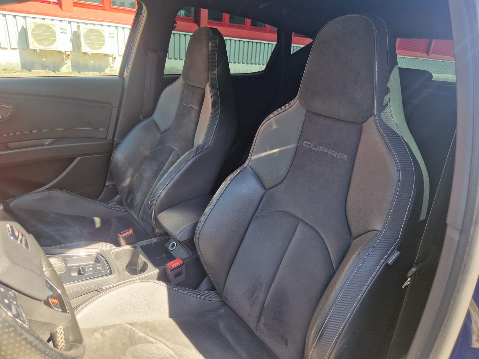 SEAT Leon 2.0 TSI Cupra 300 DSG-image-10