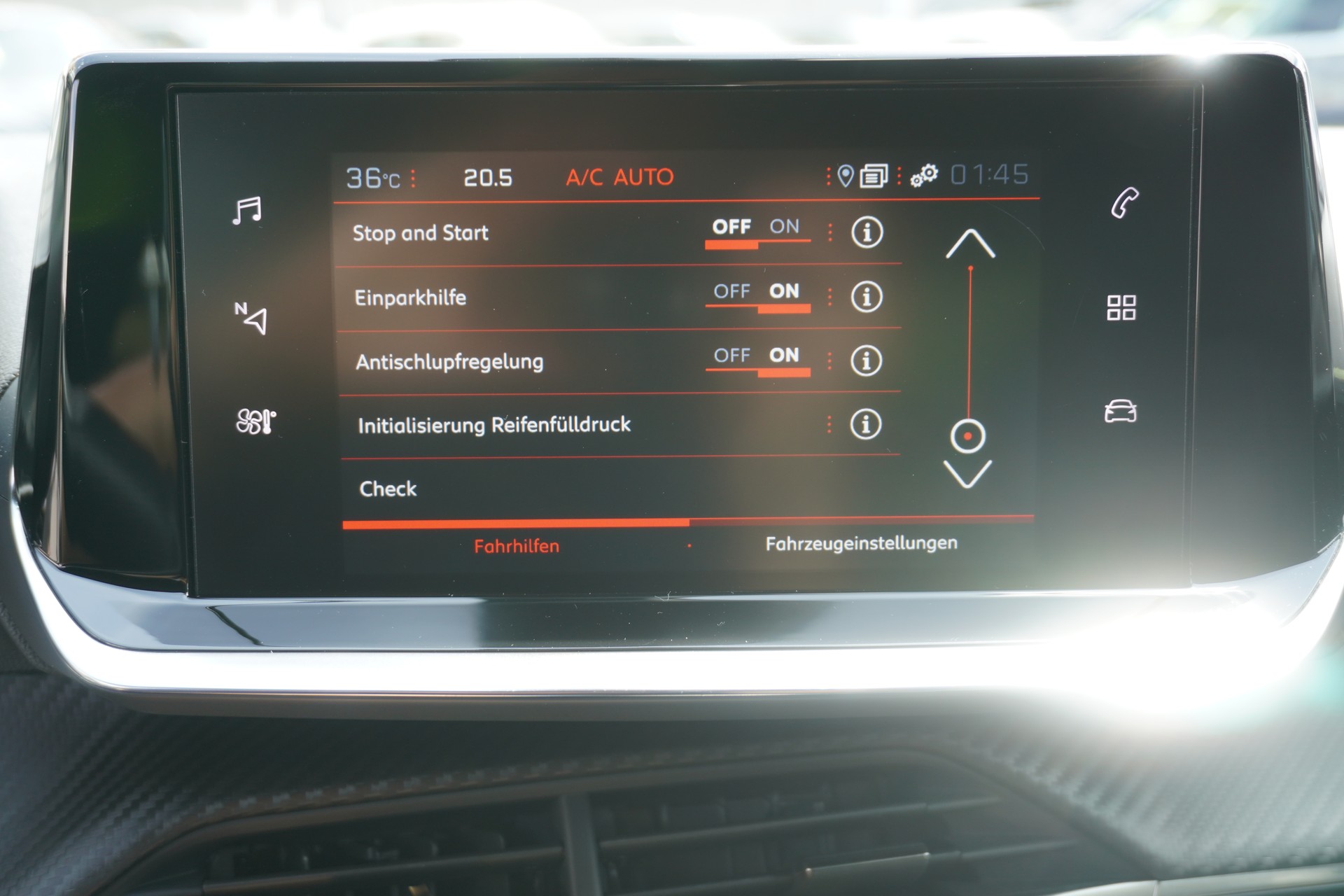 PEUGEOT 2008 1.2 PureTech GT EAT8-image-25