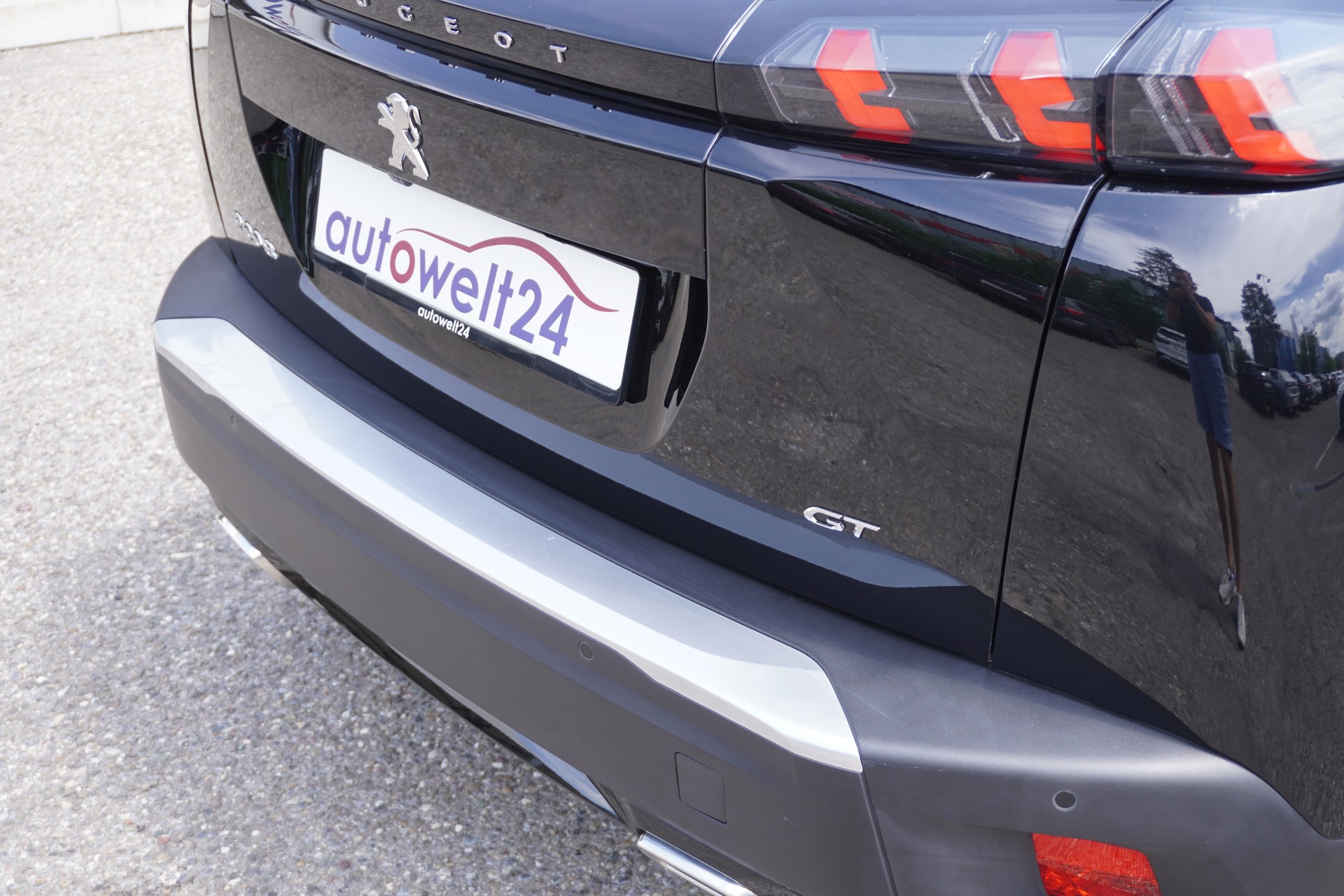 PEUGEOT 2008 1.2 PureTech GT EAT8-image-34
