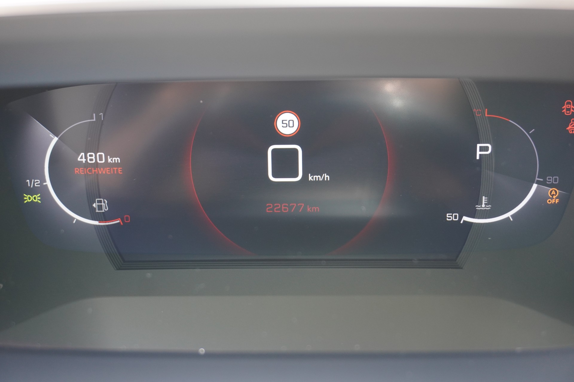 PEUGEOT 2008 1.2 PureTech GT EAT8-image-27