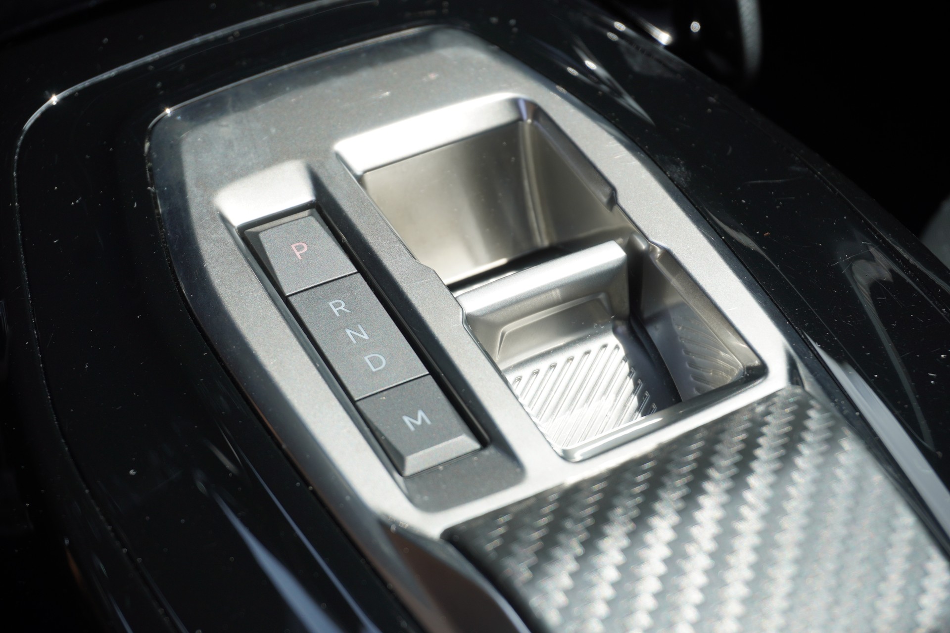 PEUGEOT 2008 1.2 PureTech GT EAT8-image-15