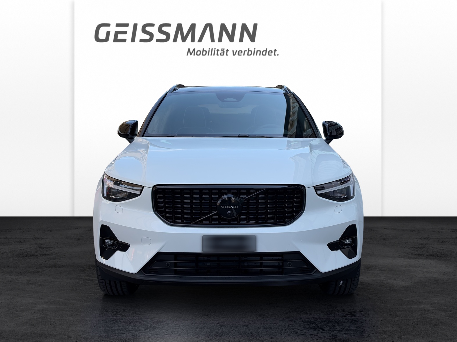 VOLVO XC40 2.0 B4 MH Black Edition-image-6