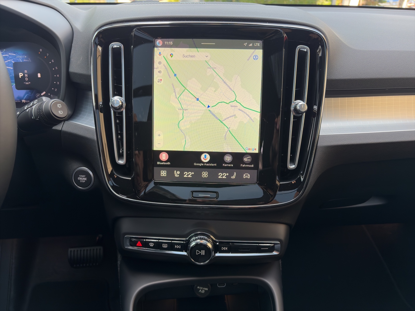 VOLVO XC40 2.0 B4 MH Black Edition-image-13