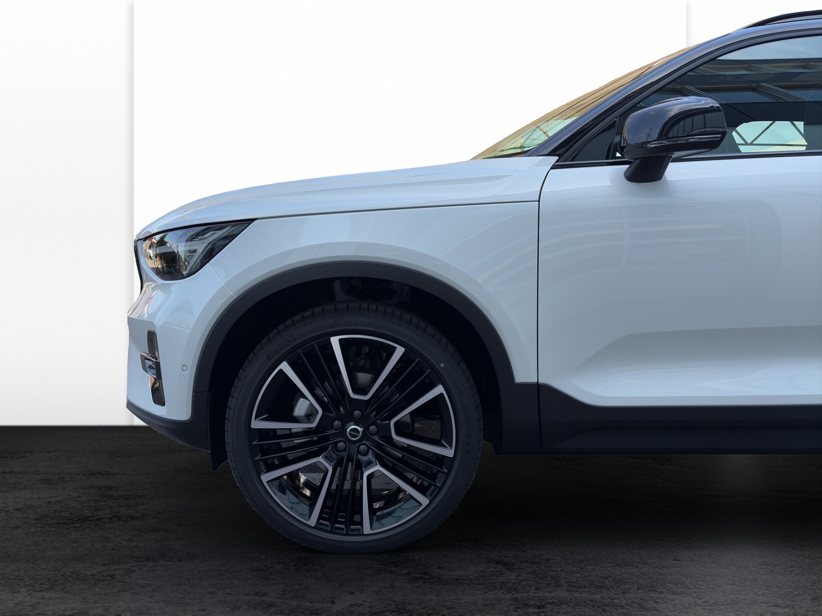 VOLVO XC40 2.0 B4 MH Black Edition-image-19