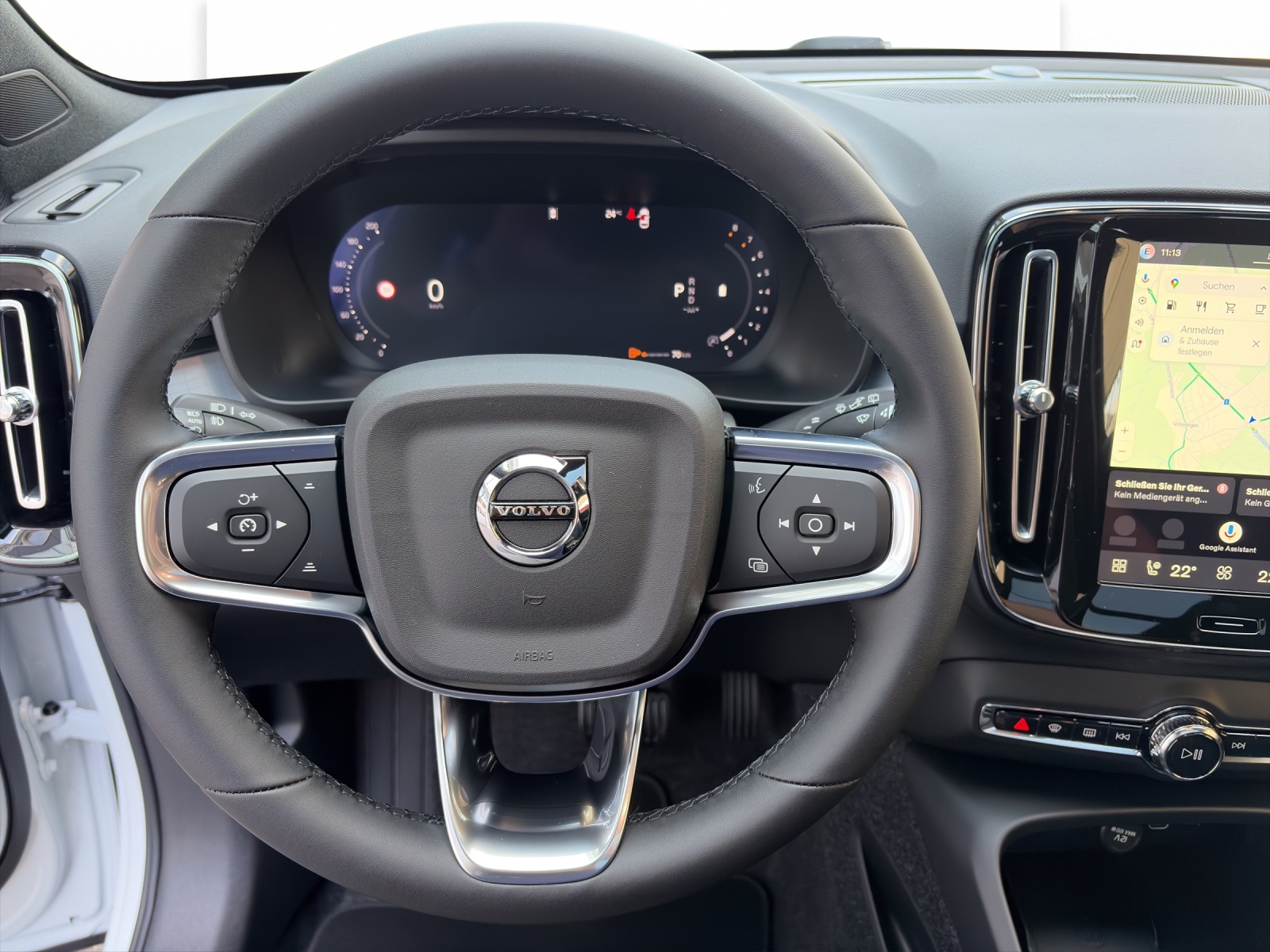VOLVO XC40 2.0 B4 MH Black Edition-image-9