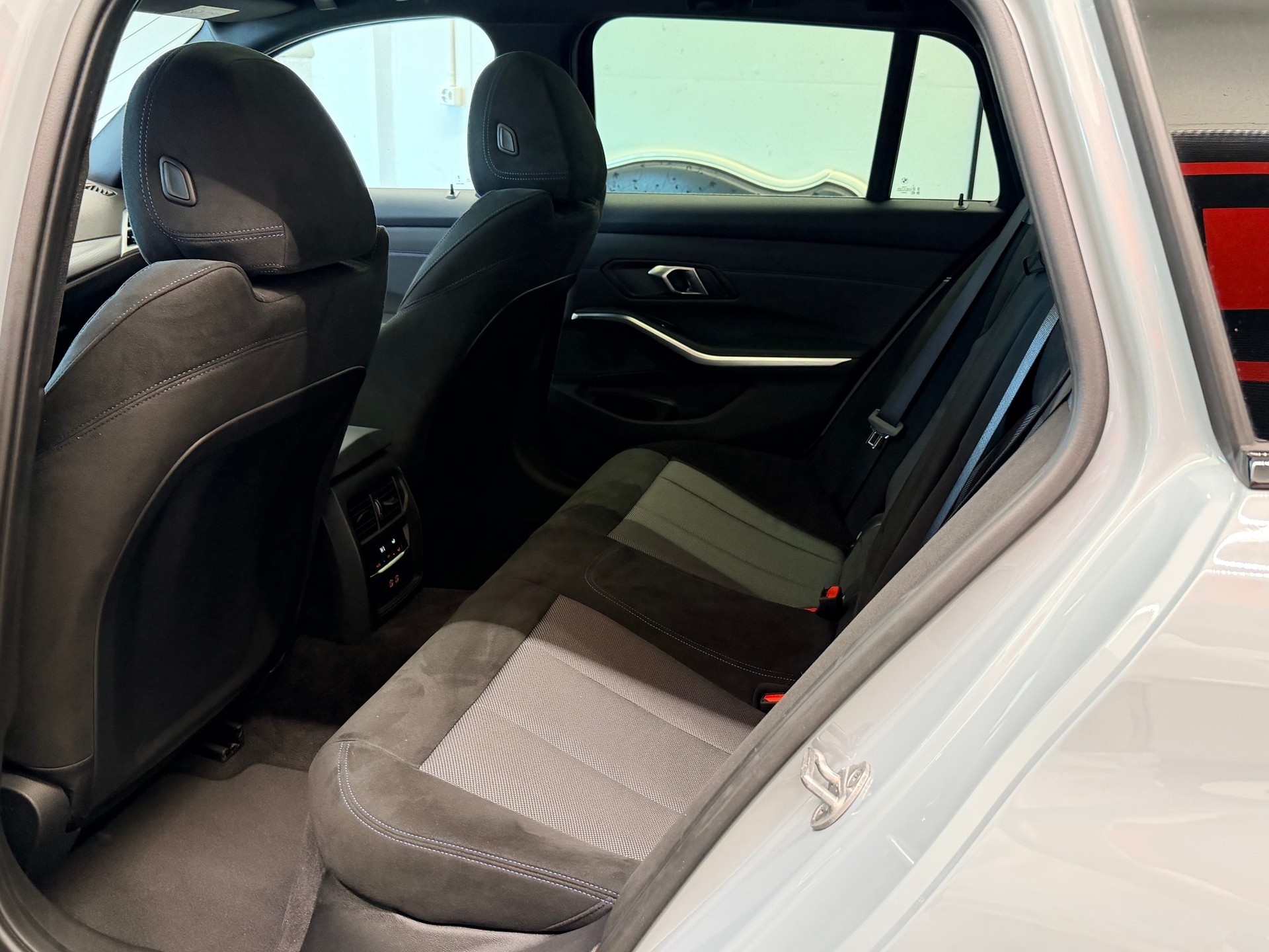 BMW 330i Touring xDrive Steptronic M Sport Pro-image-15