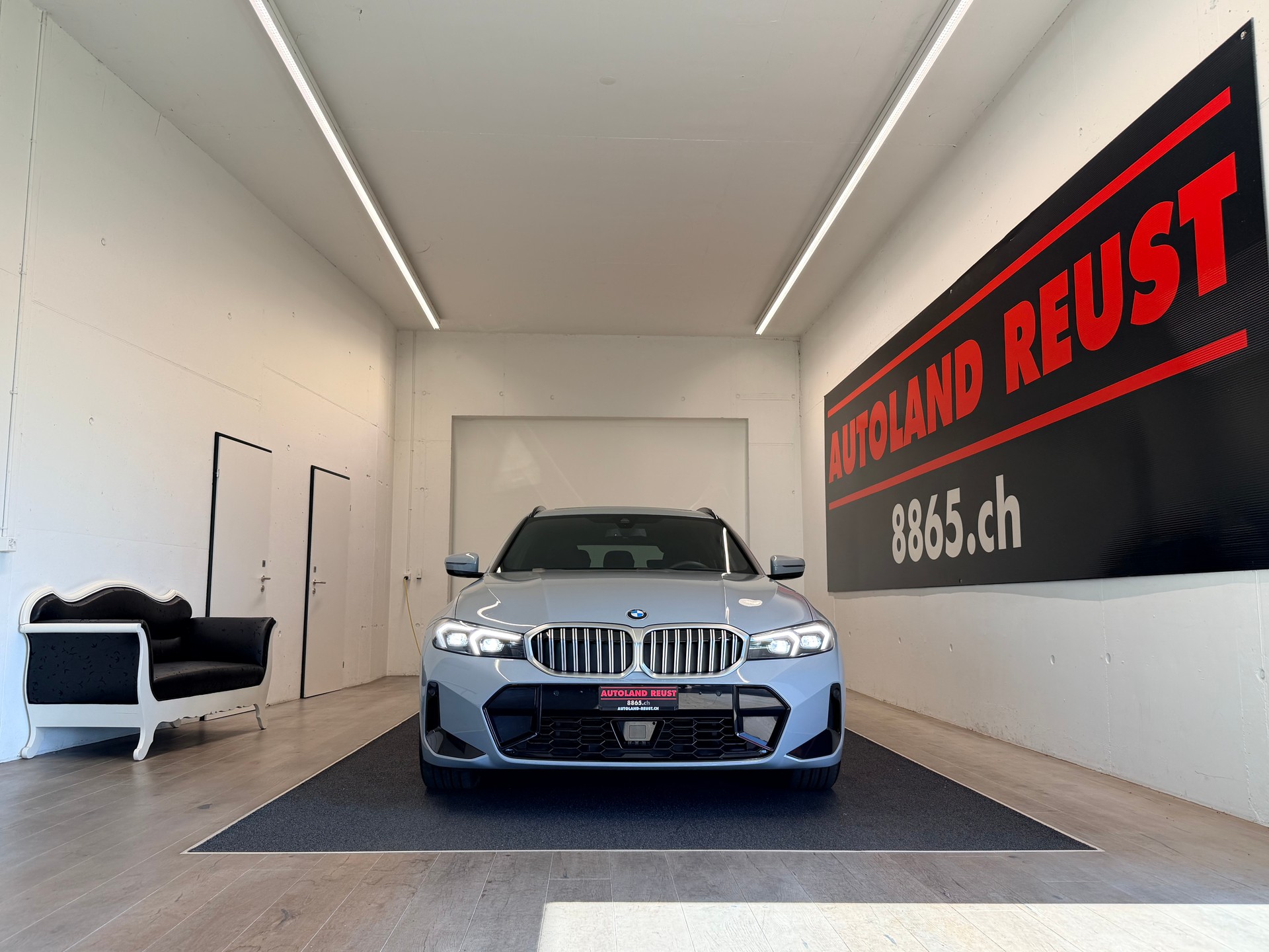 BMW 330i Touring xDrive Steptronic M Sport Pro-image-1
