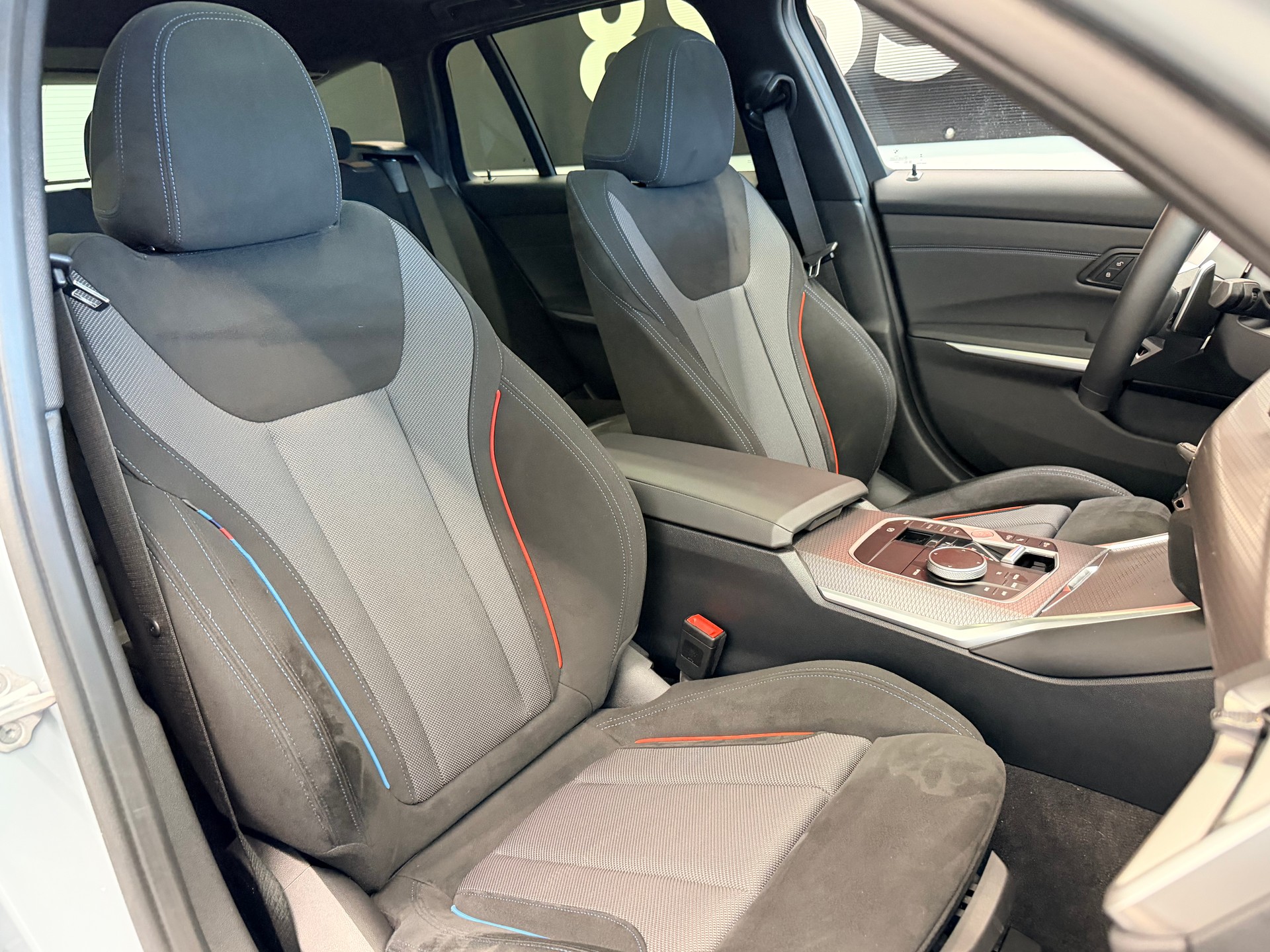 BMW 330i Touring xDrive Steptronic M Sport Pro-image-21