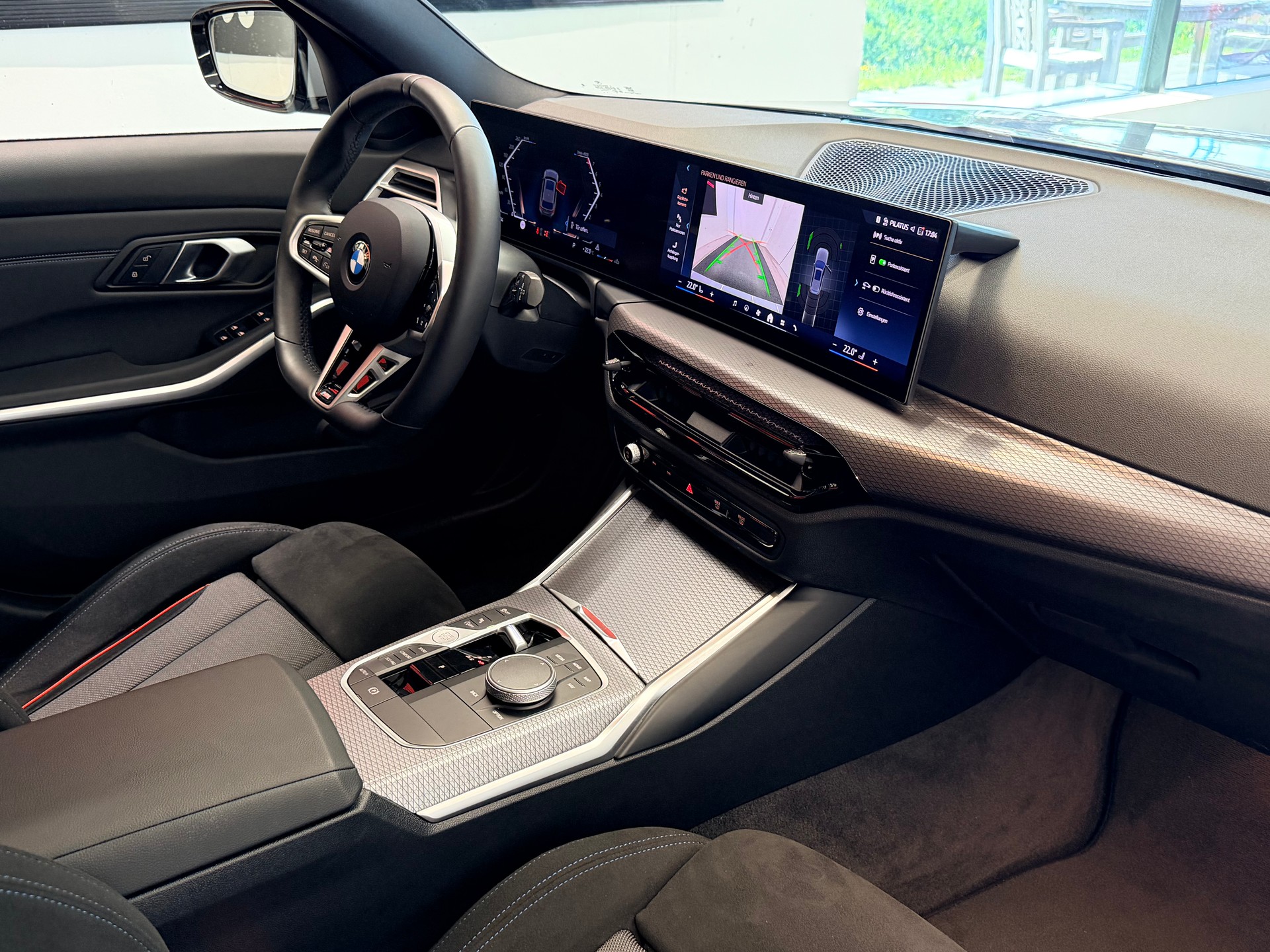 BMW 330i Touring xDrive Steptronic M Sport Pro-image-19
