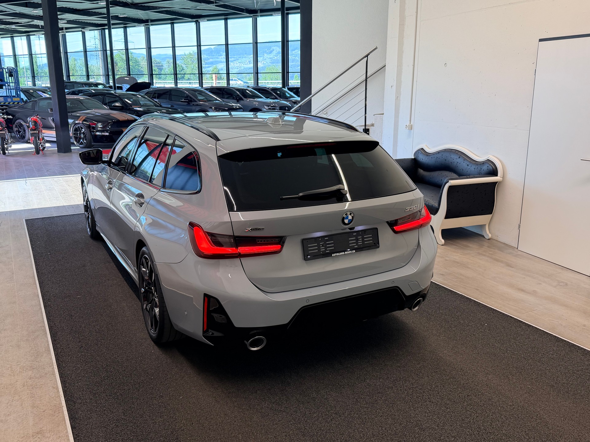 BMW 330i Touring xDrive Steptronic M Sport Pro-image-8