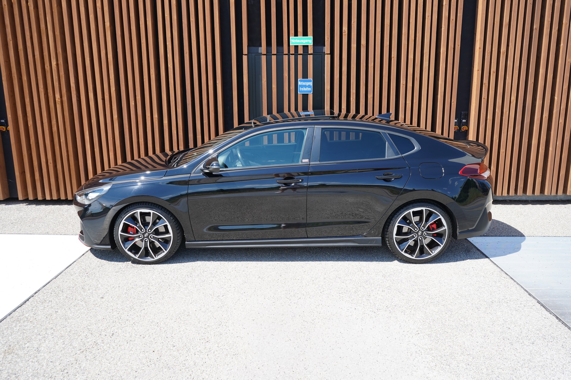 HYUNDAI i30 FASTBACK N 2.0 T-GDi l 275 PS-image-3