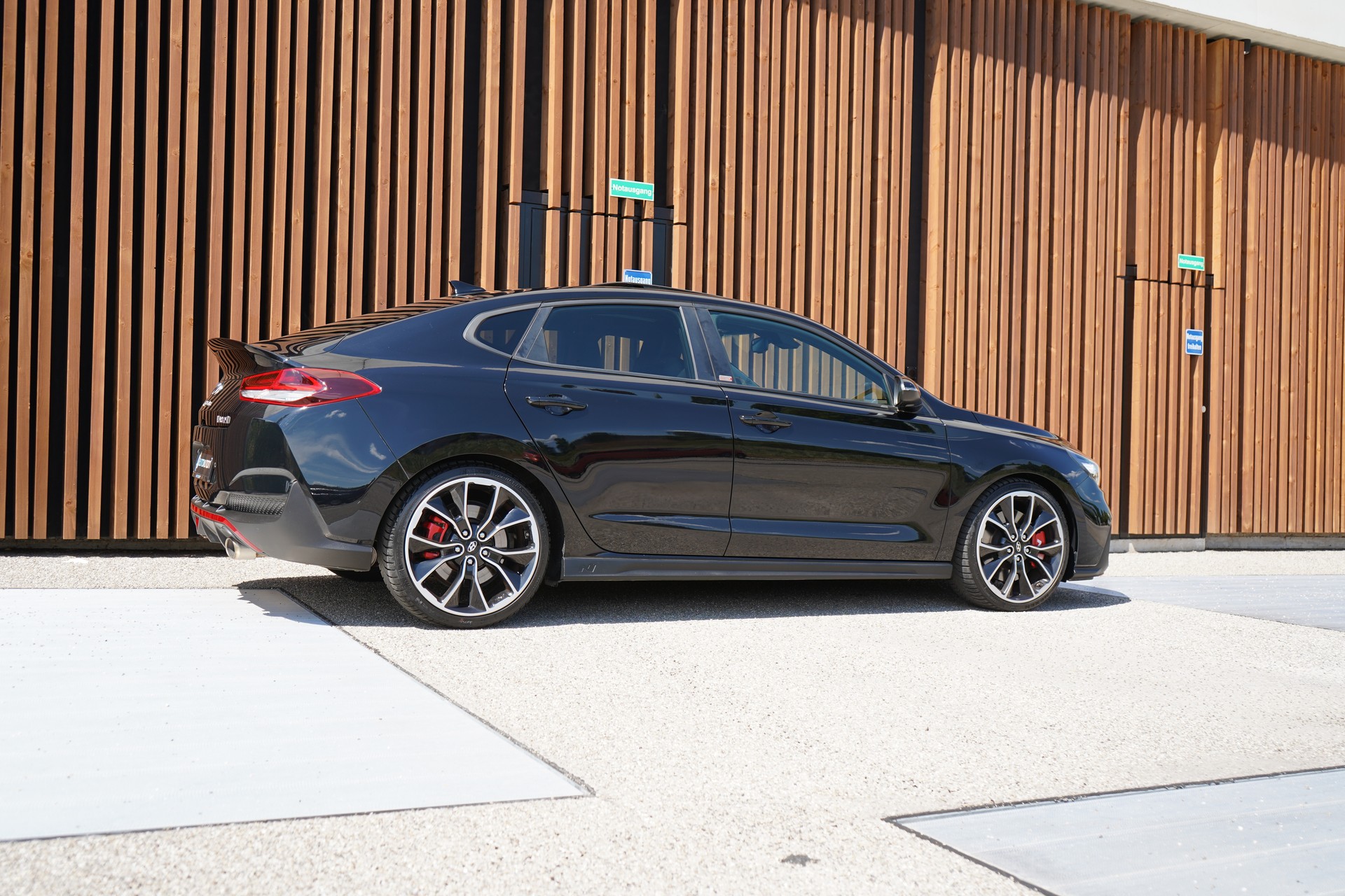 HYUNDAI i30 FASTBACK N 2.0 T-GDi l 275 PS-image-4