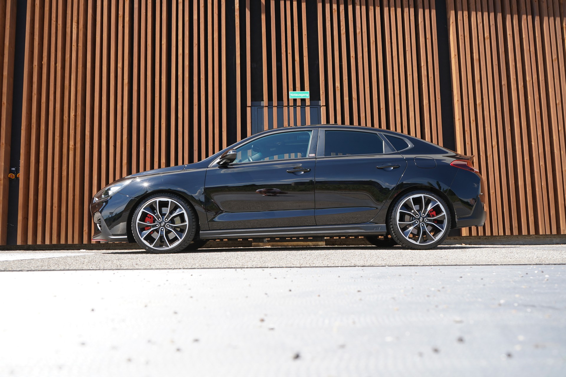HYUNDAI i30 FASTBACK N 2.0 T-GDi l 275 PS-image-1