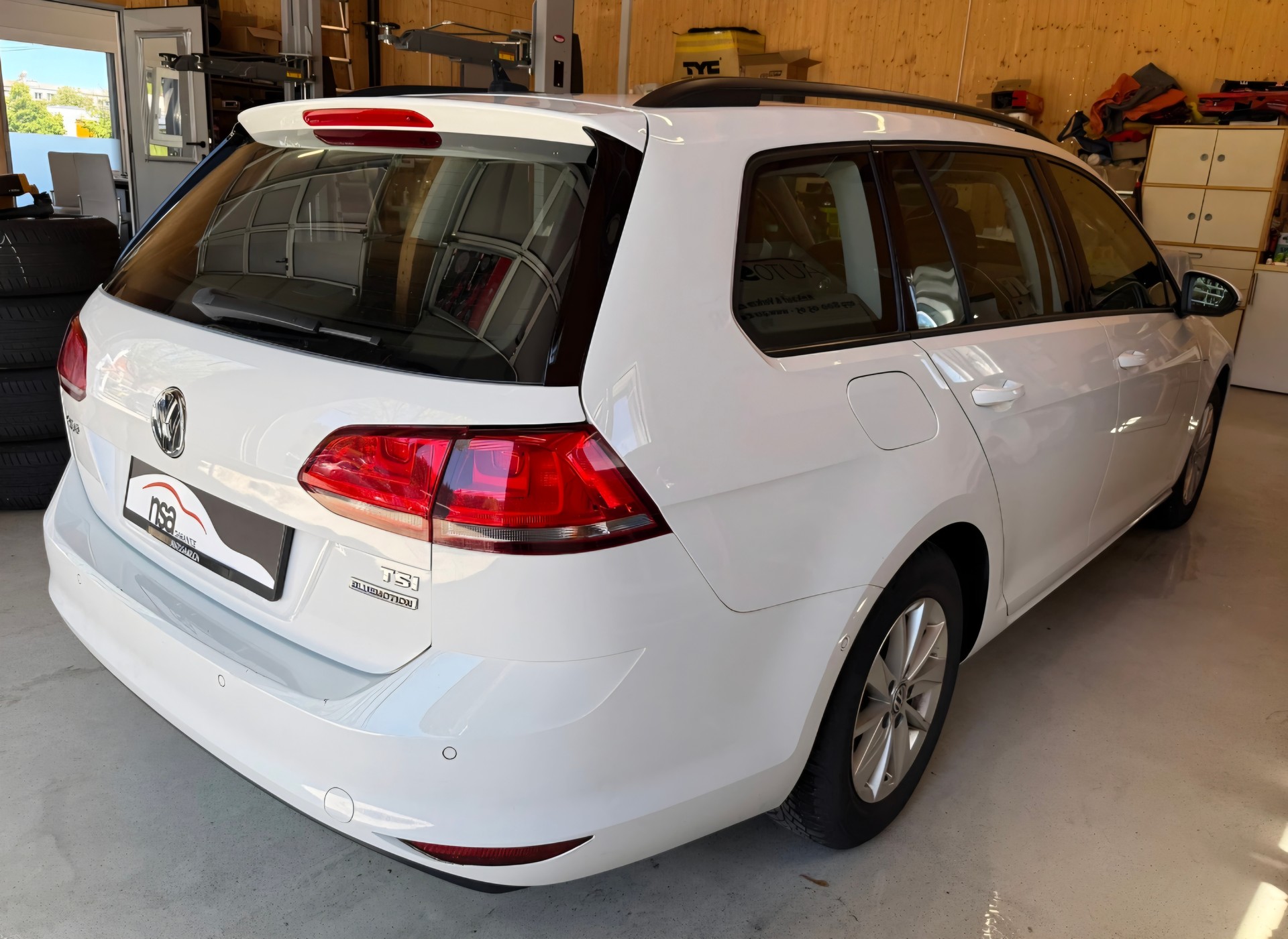 VW Golf Variant 1.0 TSI BlueMotion Comfortline DSG-image-3