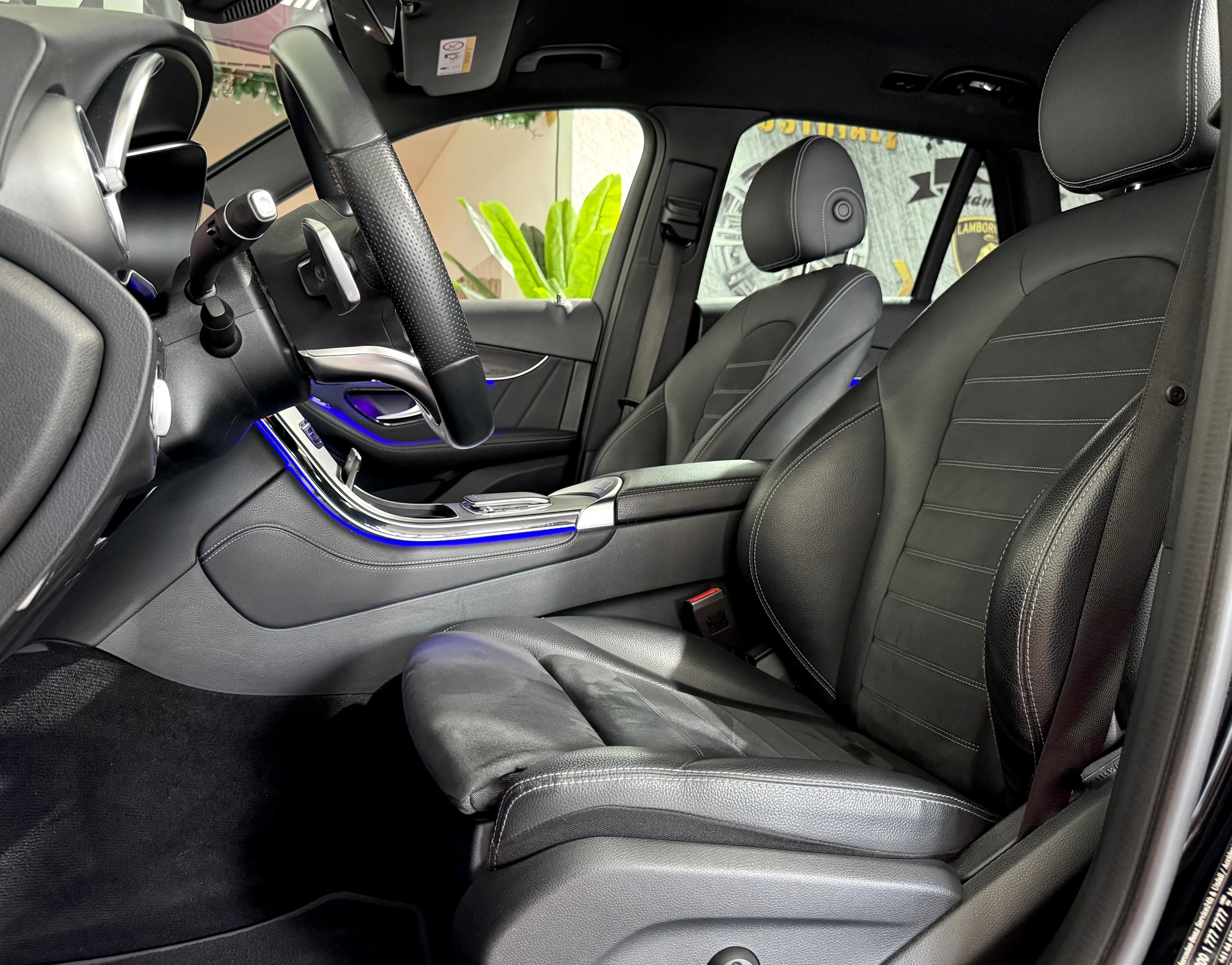 MERCEDES-BENZ GLC 200 AMG Line 4Matic 9G-Tronic Facelift-image-5