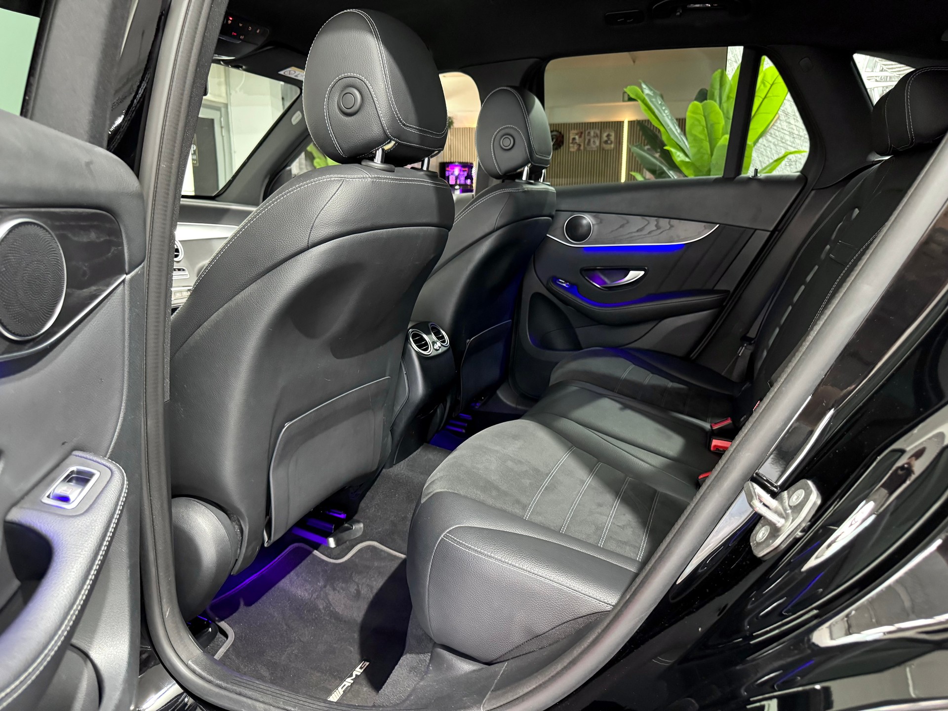 MERCEDES-BENZ GLC 200 AMG Line 4Matic 9G-Tronic Facelift-image-7
