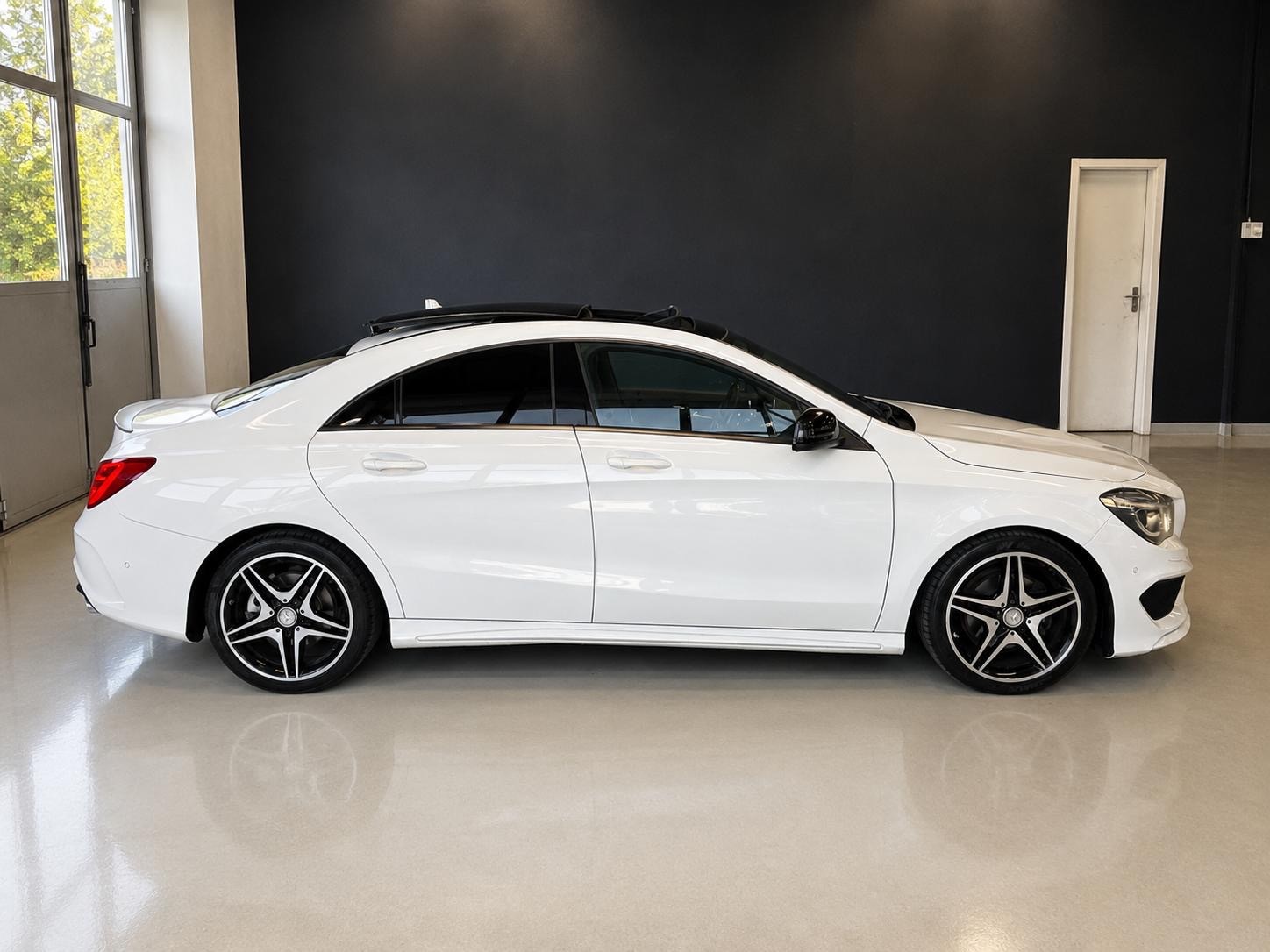 MERCEDES-BENZ CLA 200 AMG Line 7G-DCT-image-7
